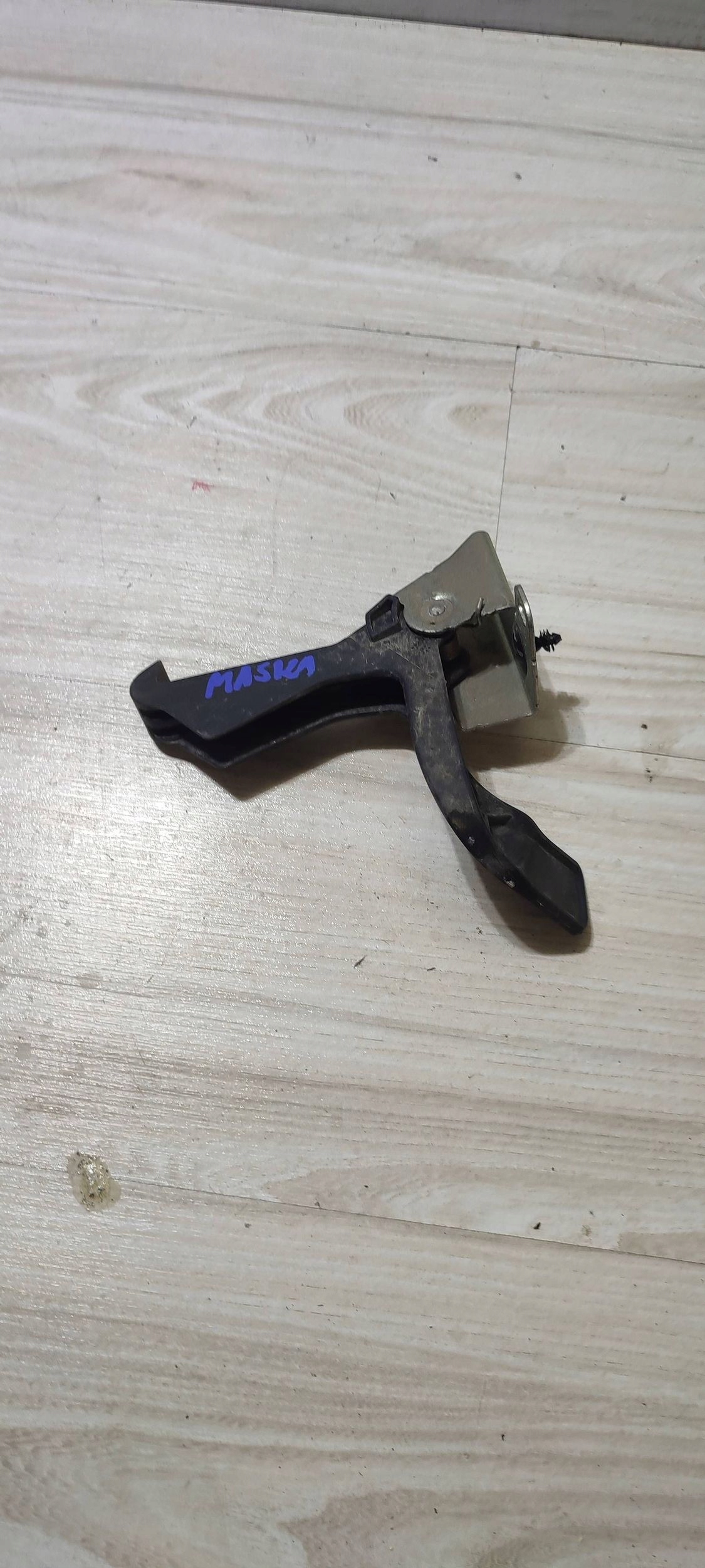 hook bonnets Peugeot Rifter