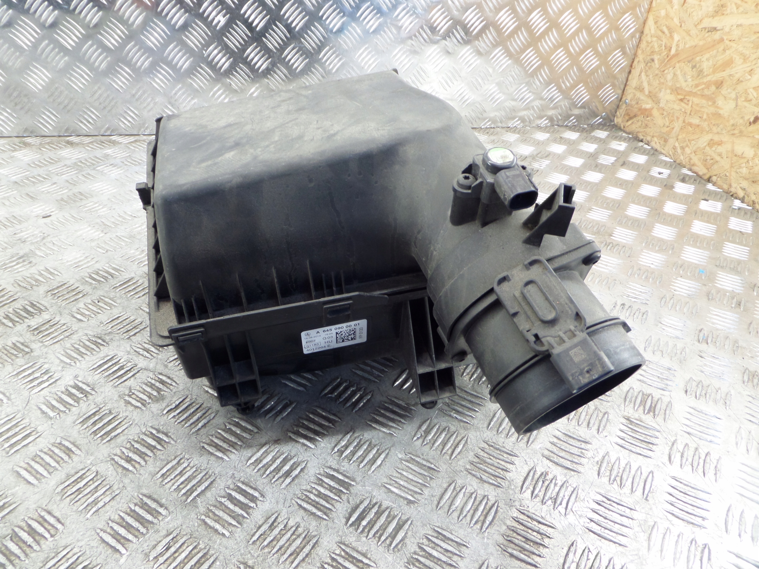 Gehäuse filter luft + Luftmassenmesser MERCEDES W176 W246 A6450900001