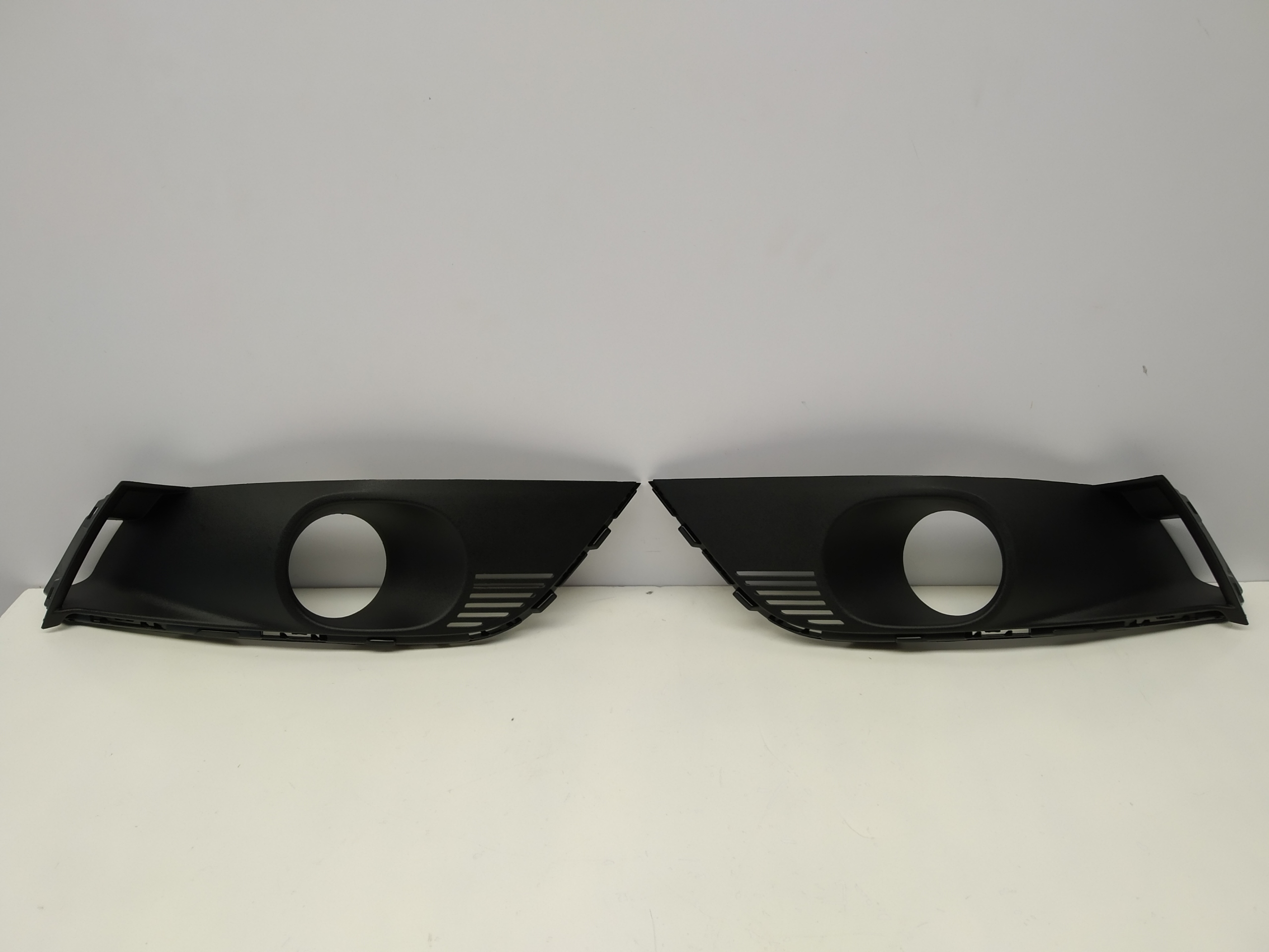Renault Megane IV 4 grid spoiler left right of a bumper front originál
