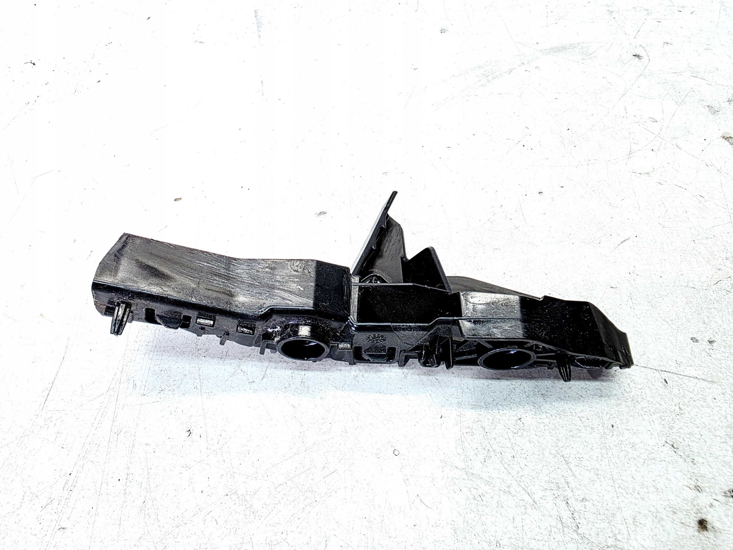 support holder of a bumper right front AUDI Q4 E-TRON 89A807184B