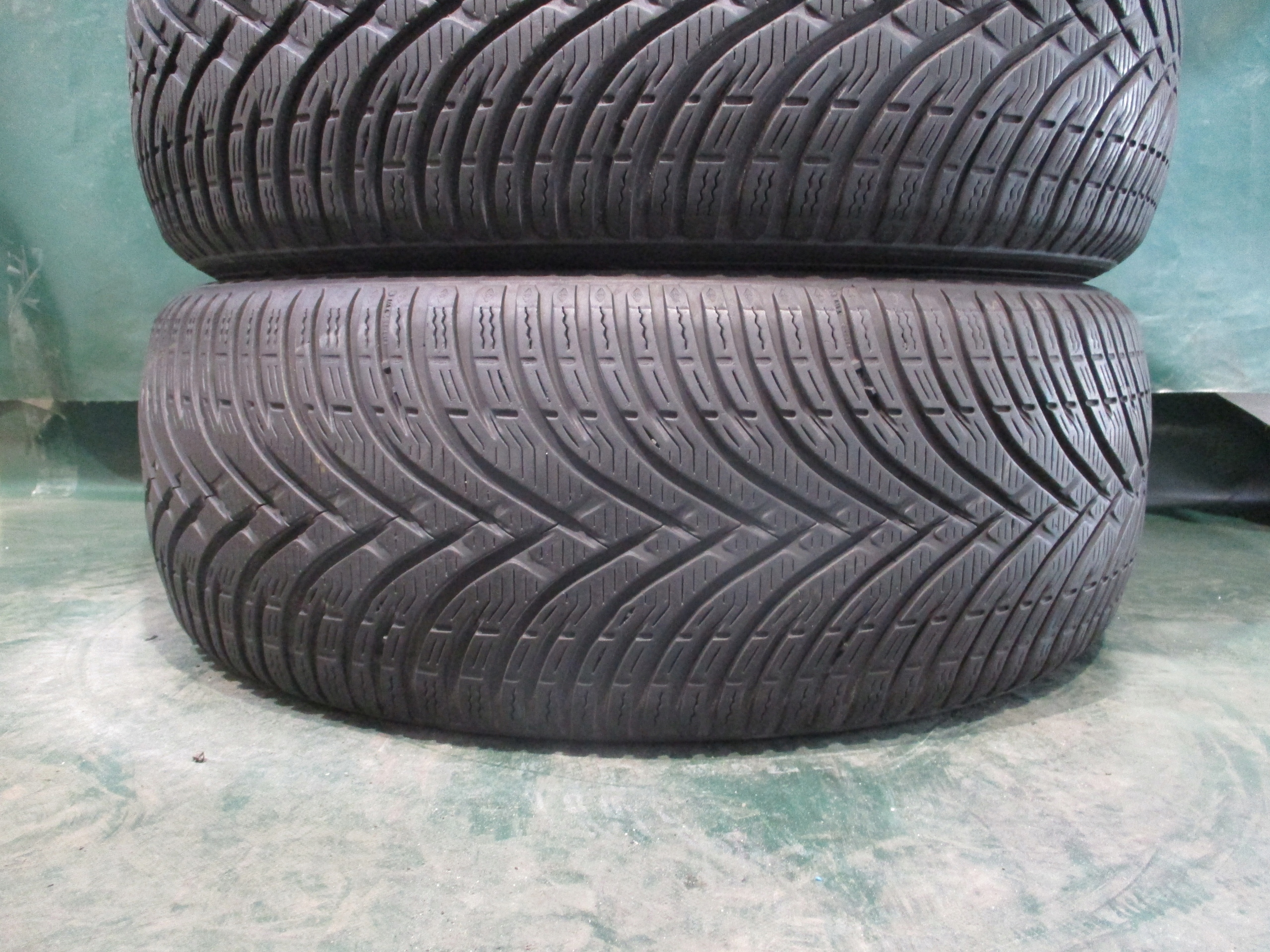 2 opony zimowe używane 225/55R17 101H Kleber Krisalp HP3 6,5 i 6 mm 40 EAN (GTIN) 3528707525963