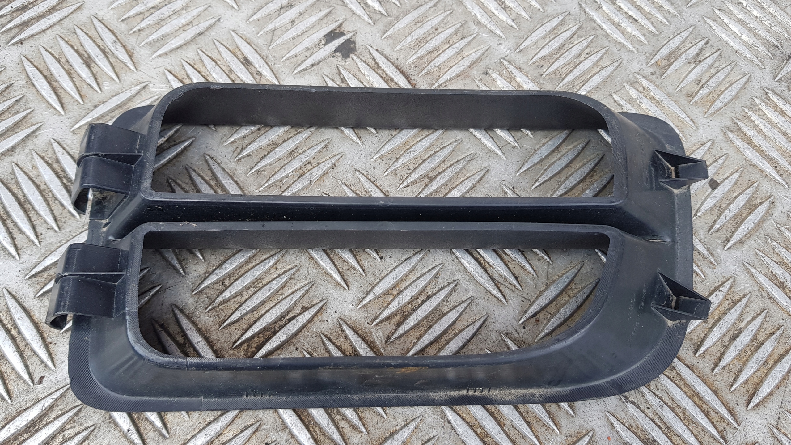MERCEDES ACTROS MP2 MP3 grid of a bumper right