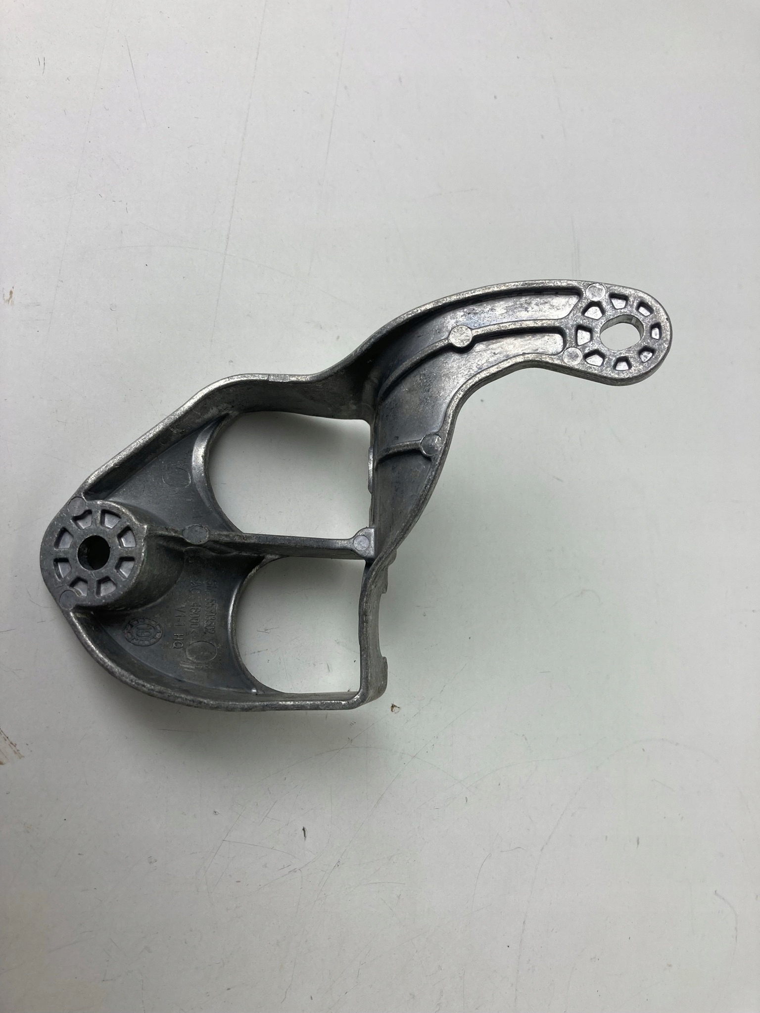 ASTRA V K 1.2T Support plaque LINEK Engrenage 55503502