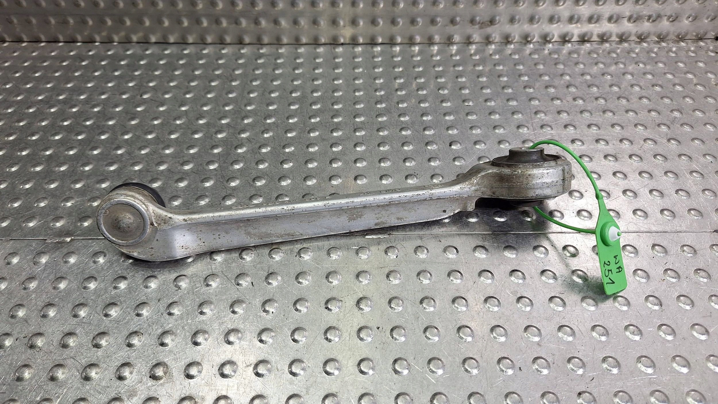 arm right front upper OE 8D0407508E AUDI A4 B6 A6 C5 PASSAT B5 SUPERB and
