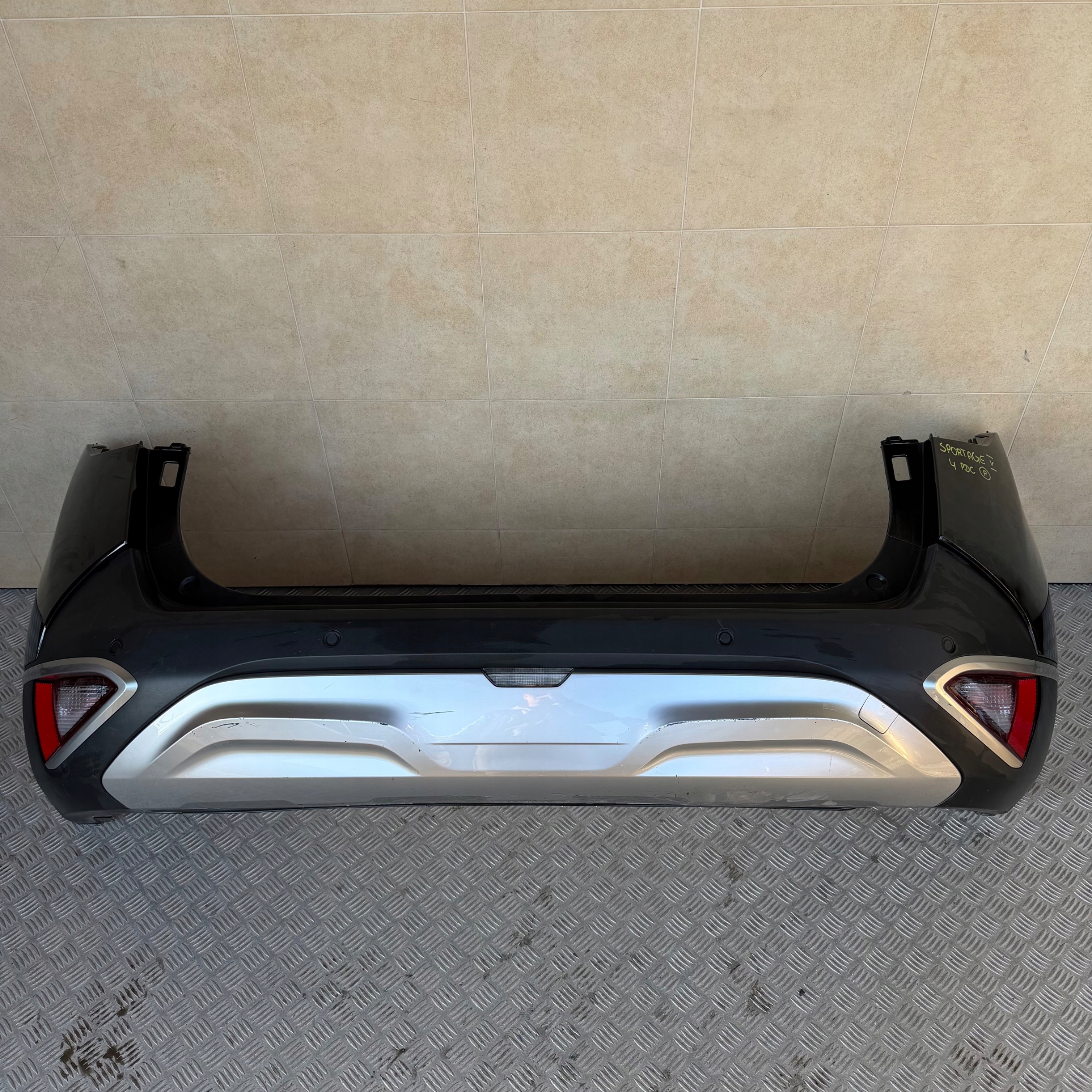 bumper rear complete KIA SPORTAGE V 2024 ROK 4 PDC