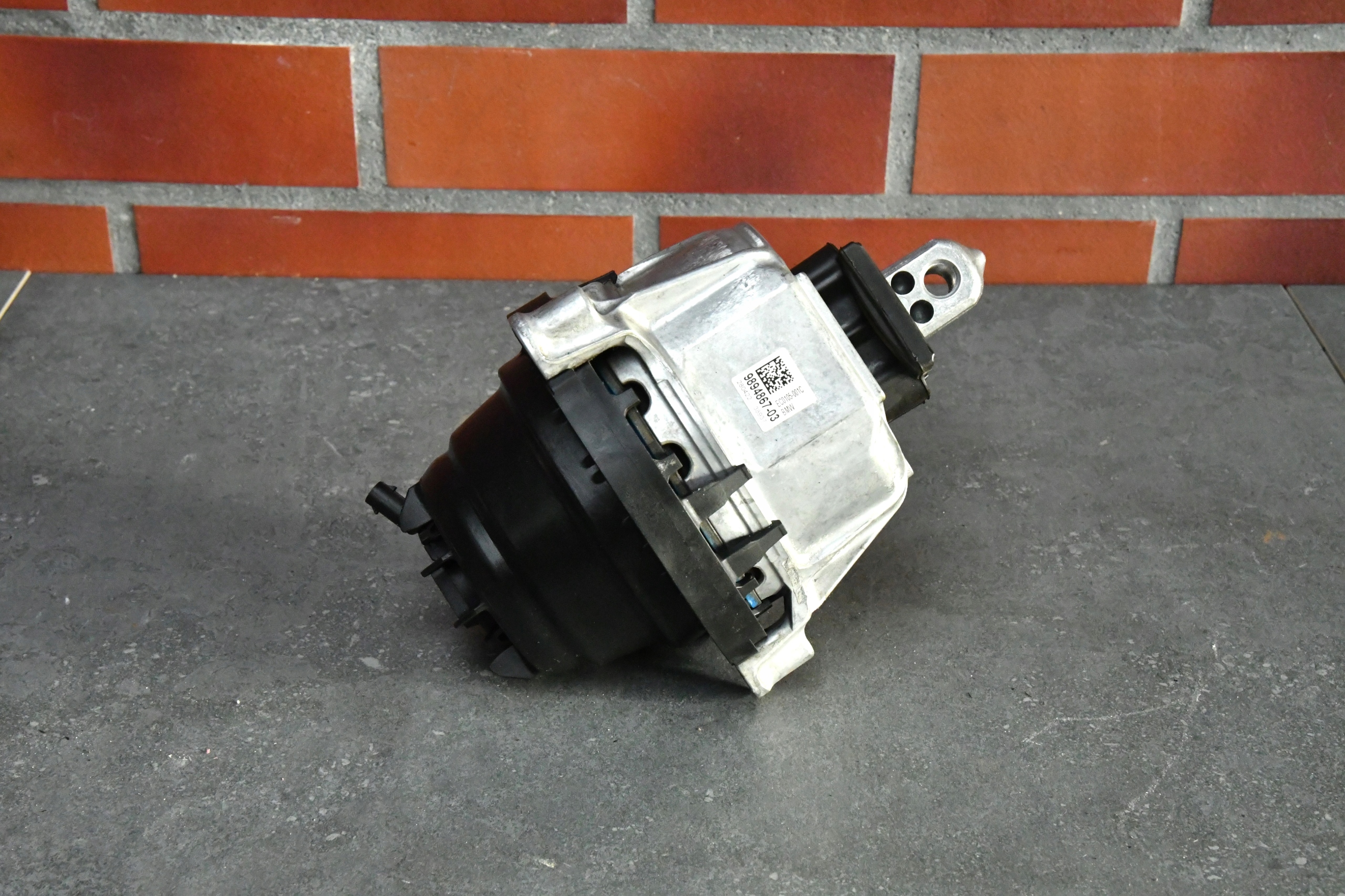 engine mount left BMW 7 G70 9894867