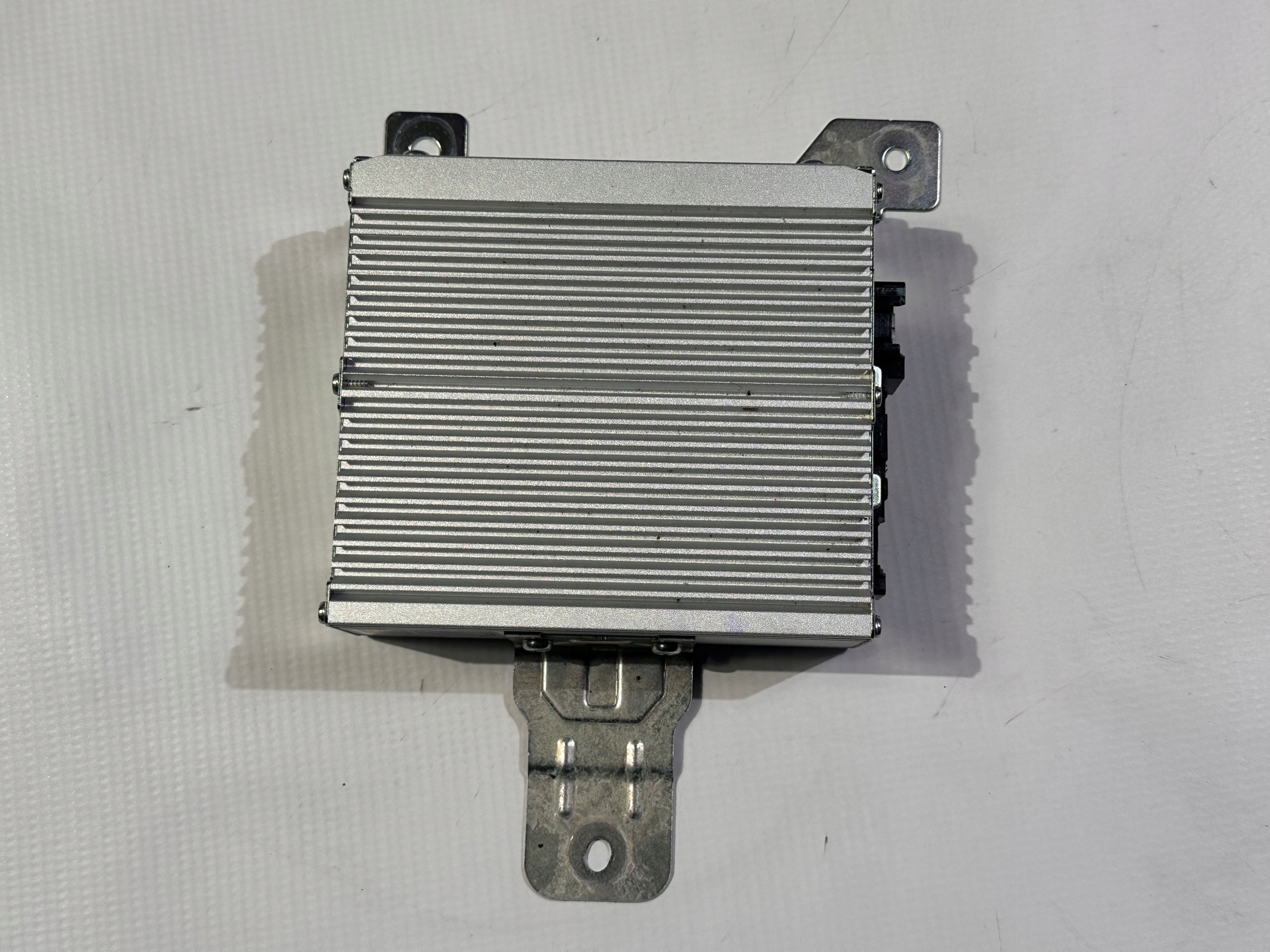 amplifier module audio dzwieku odbiornik Chevrolet Camaro 2016+