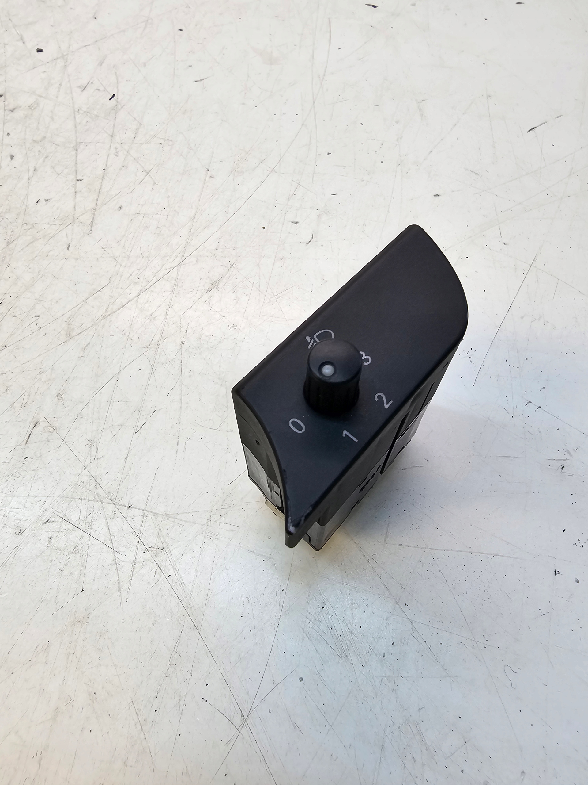 INTERRUTTORE REGULACJ LUCI AUDI A4 B6 B7 8E1919094