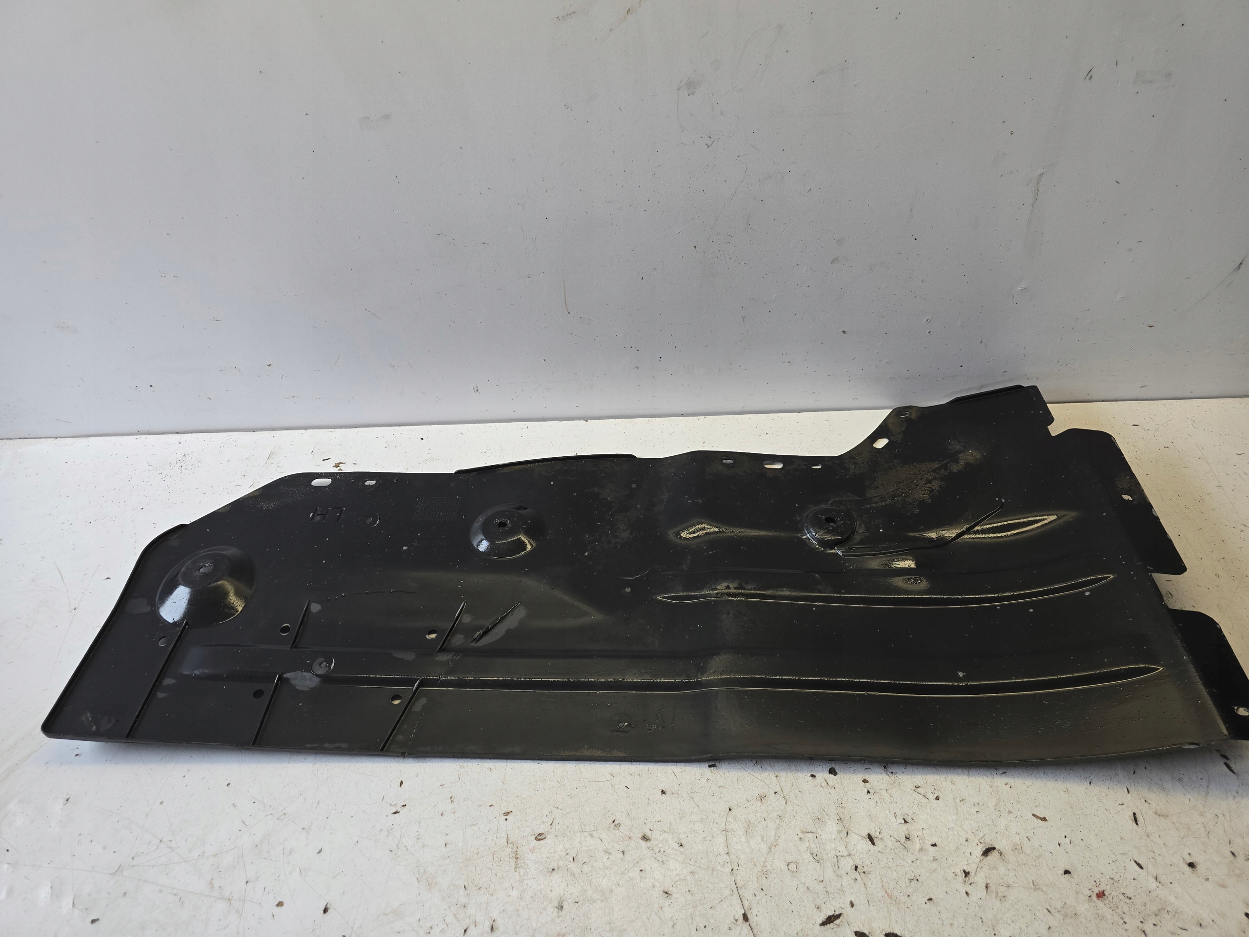 OPEL ASTRA K 5 V left lower motor cover 39026300