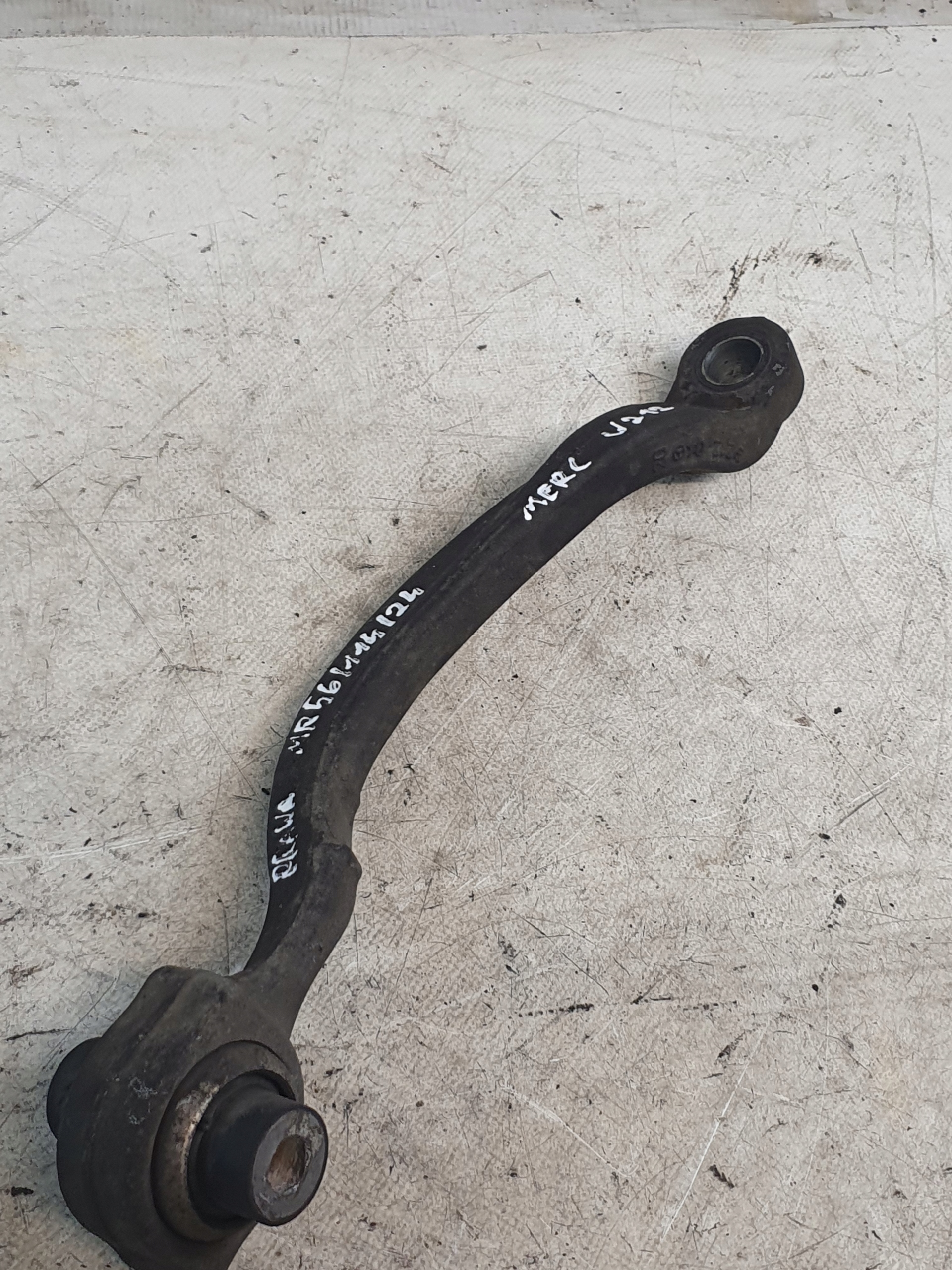 arm front right MERCEDES W212 2.2CDI EU 10r.