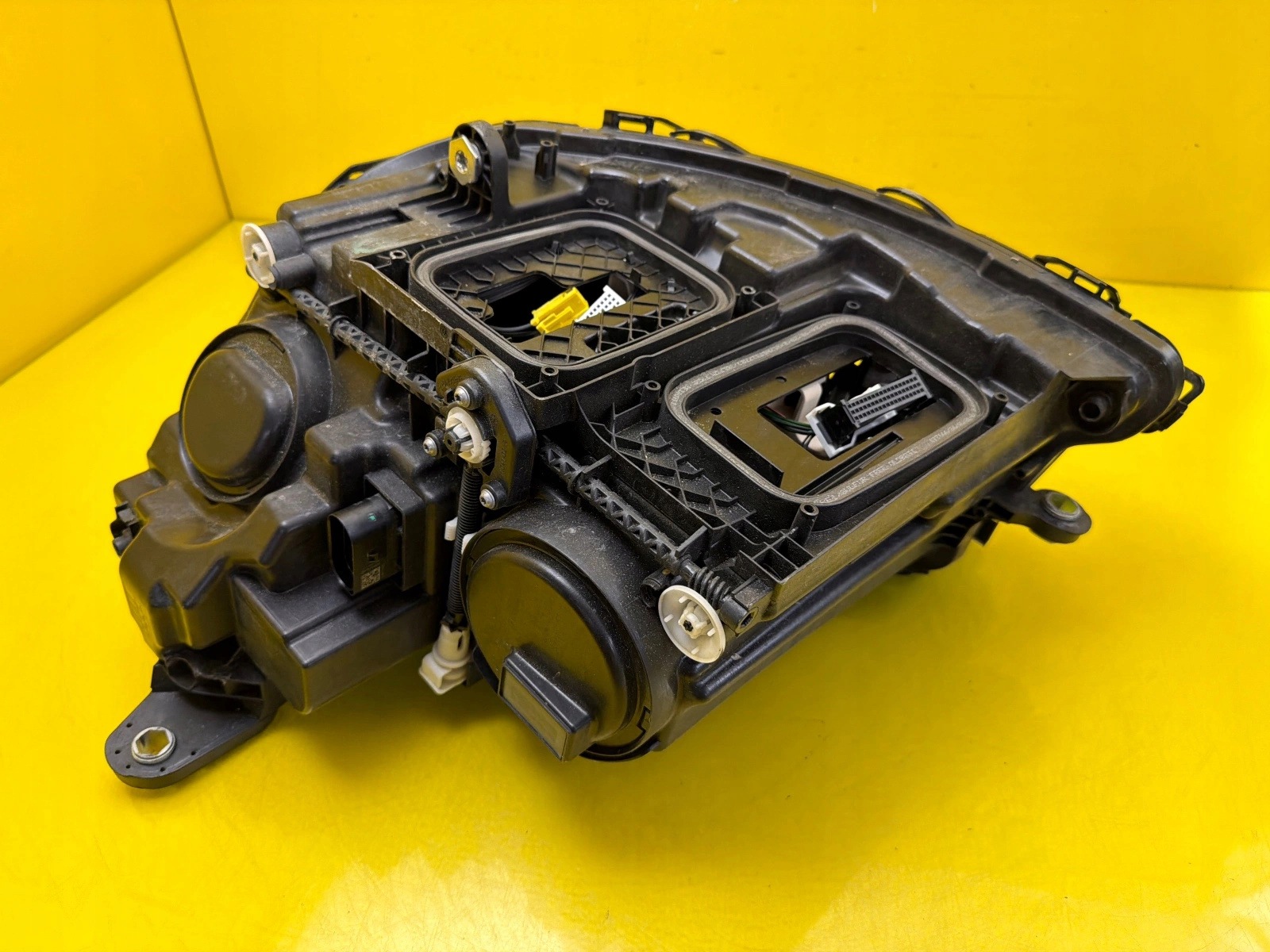 light right Mercedes E-Klasa W213 Multibeam A2139060210