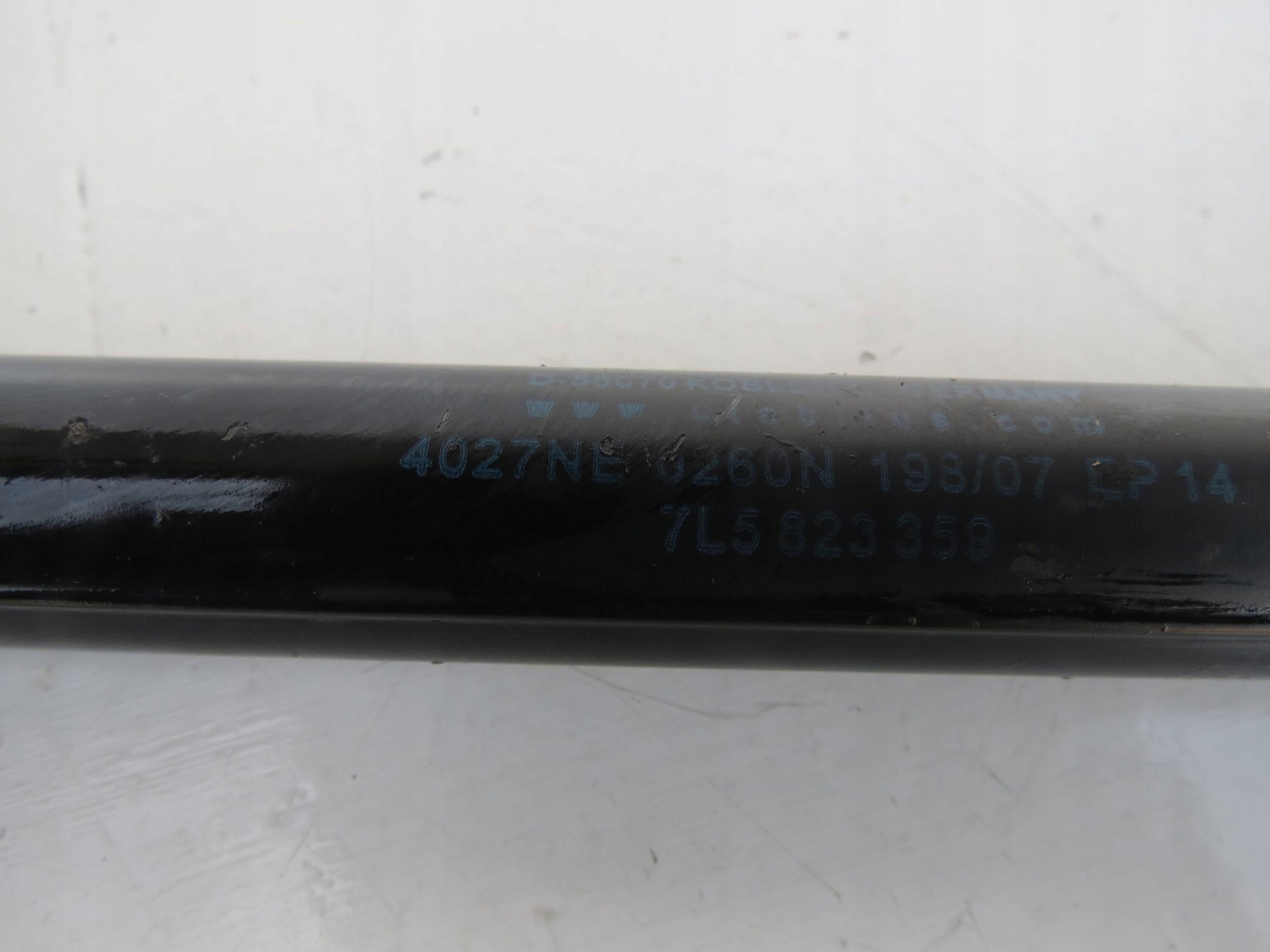 damper bonnets PRZEDNIEJ PORSCHE CAYENNE 4.8 V8 7L5823359