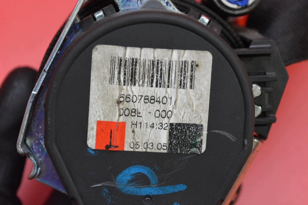 seat belt left front adjuster EU 8E0857705F AUDI A4 B7 04-08