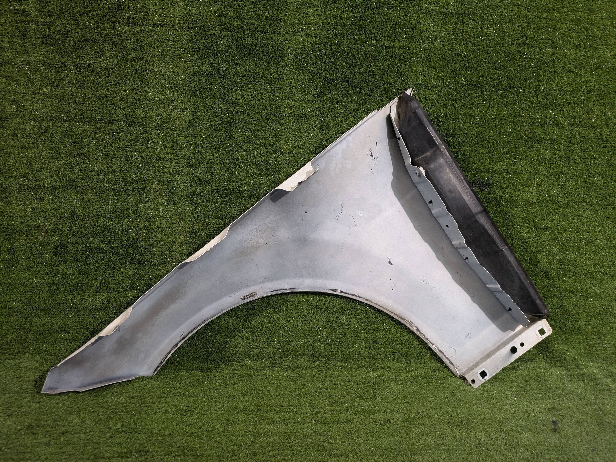 fender right front MERCEDES C-class W204 NR.B678