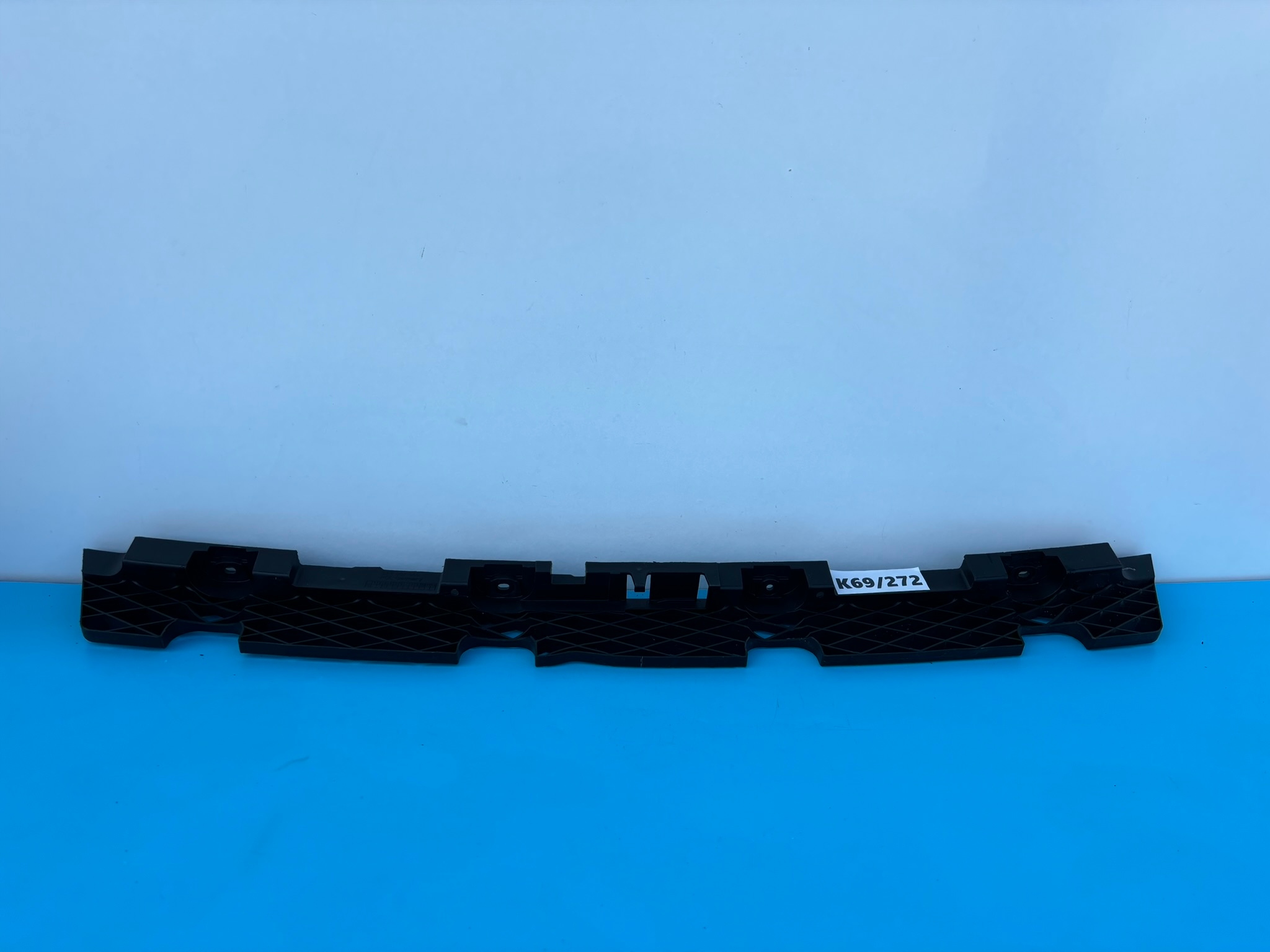 VW PASSAT B7 KOMBI bumper bracket rear part central holder K69/272