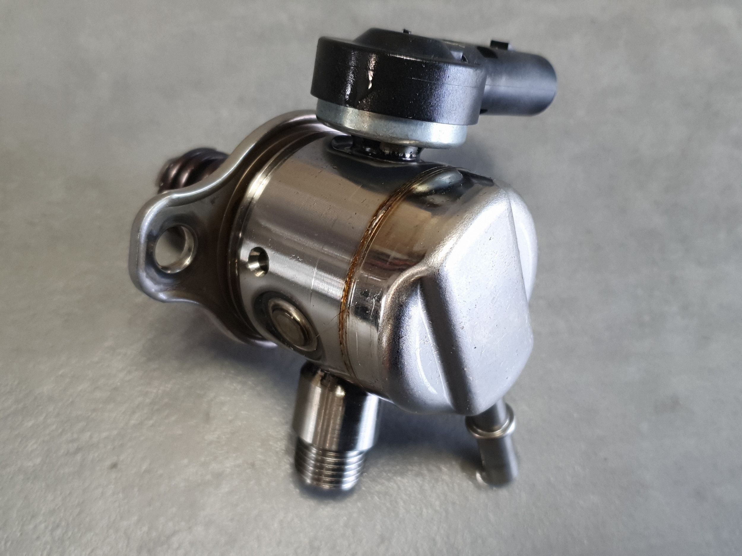 Audi A3 8Y 1.5 Einspritzpumpe 05E127027L
