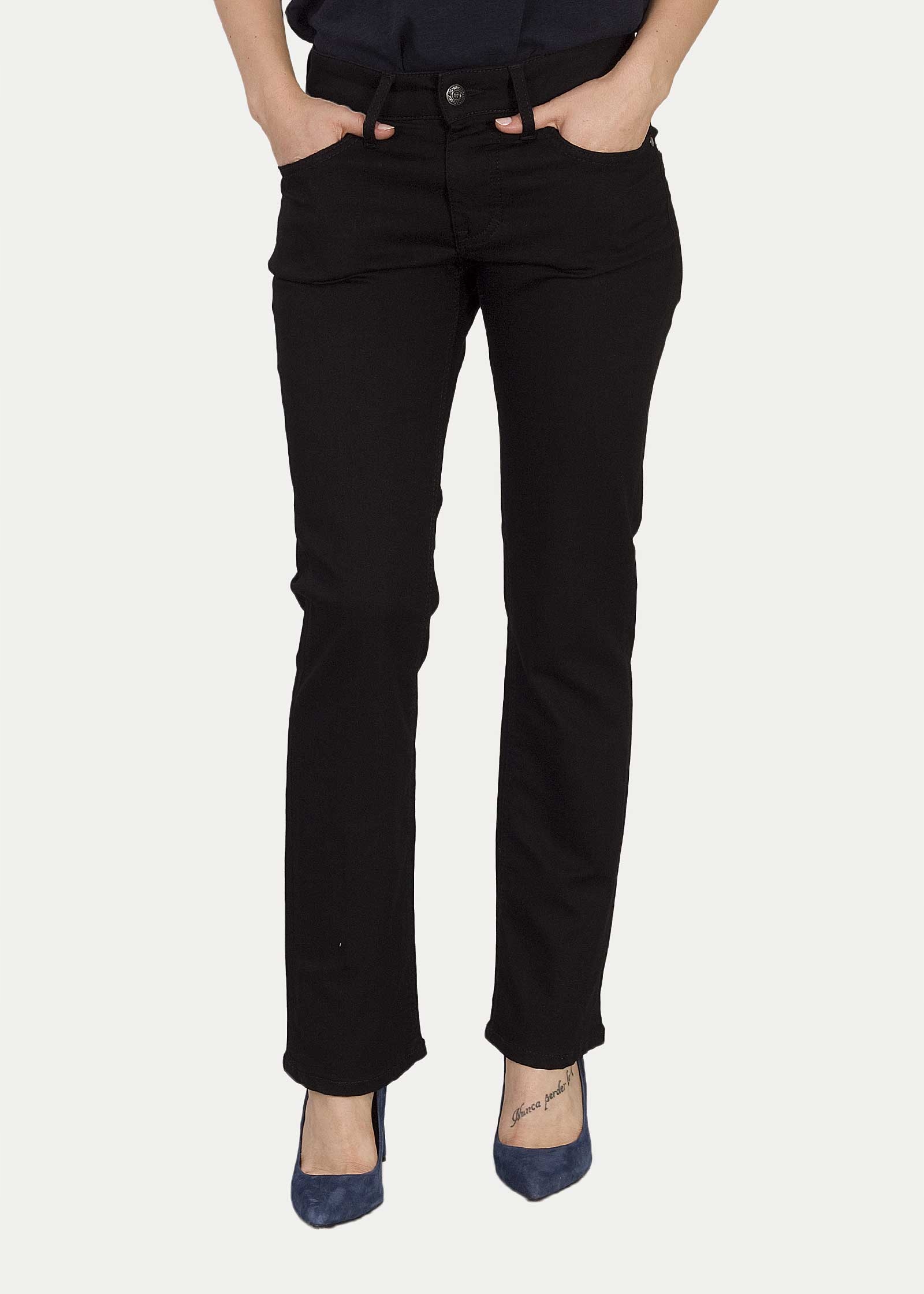 Mustang Julia 490 Black 28/32