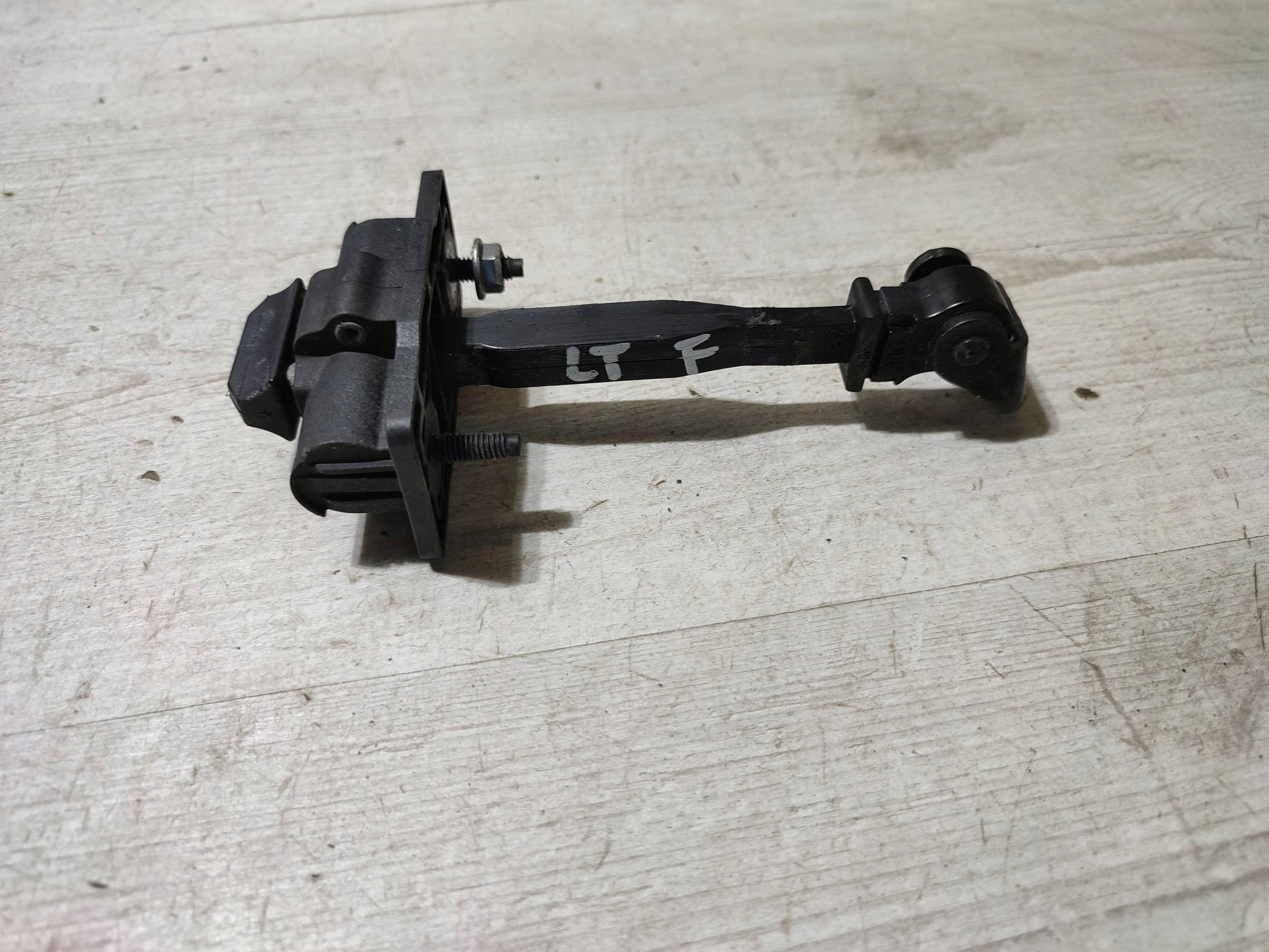 Opel Corsa F 2022 rear part side left limiter door