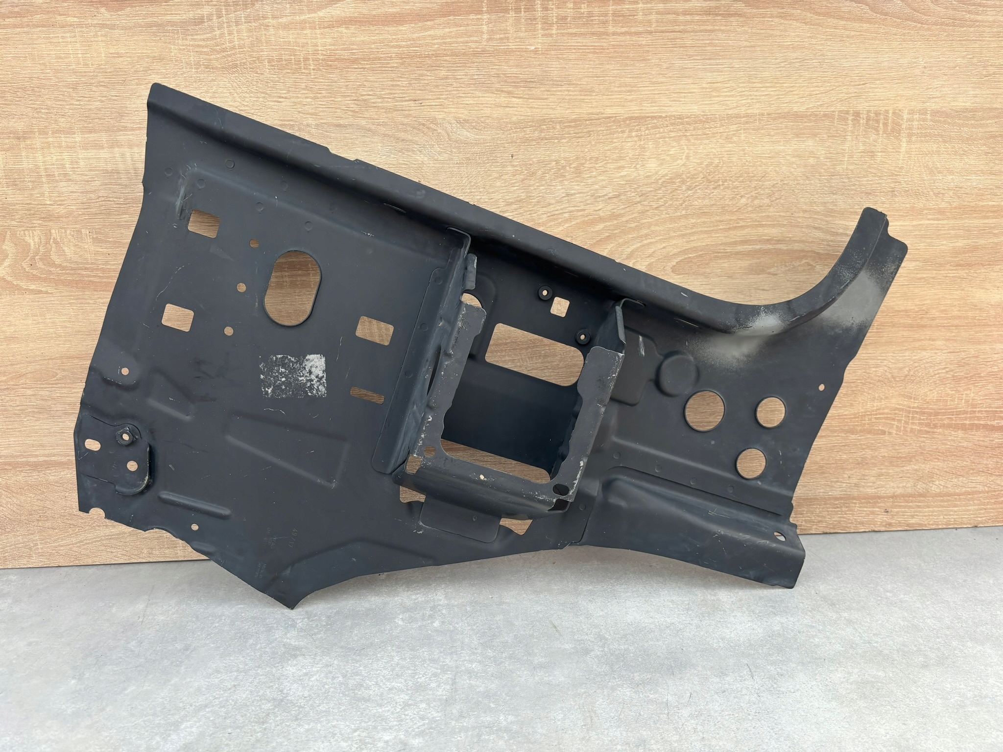 AUDI Q7 4M left quarter sheet metal threshold 4M0809393C KOSZA1JR