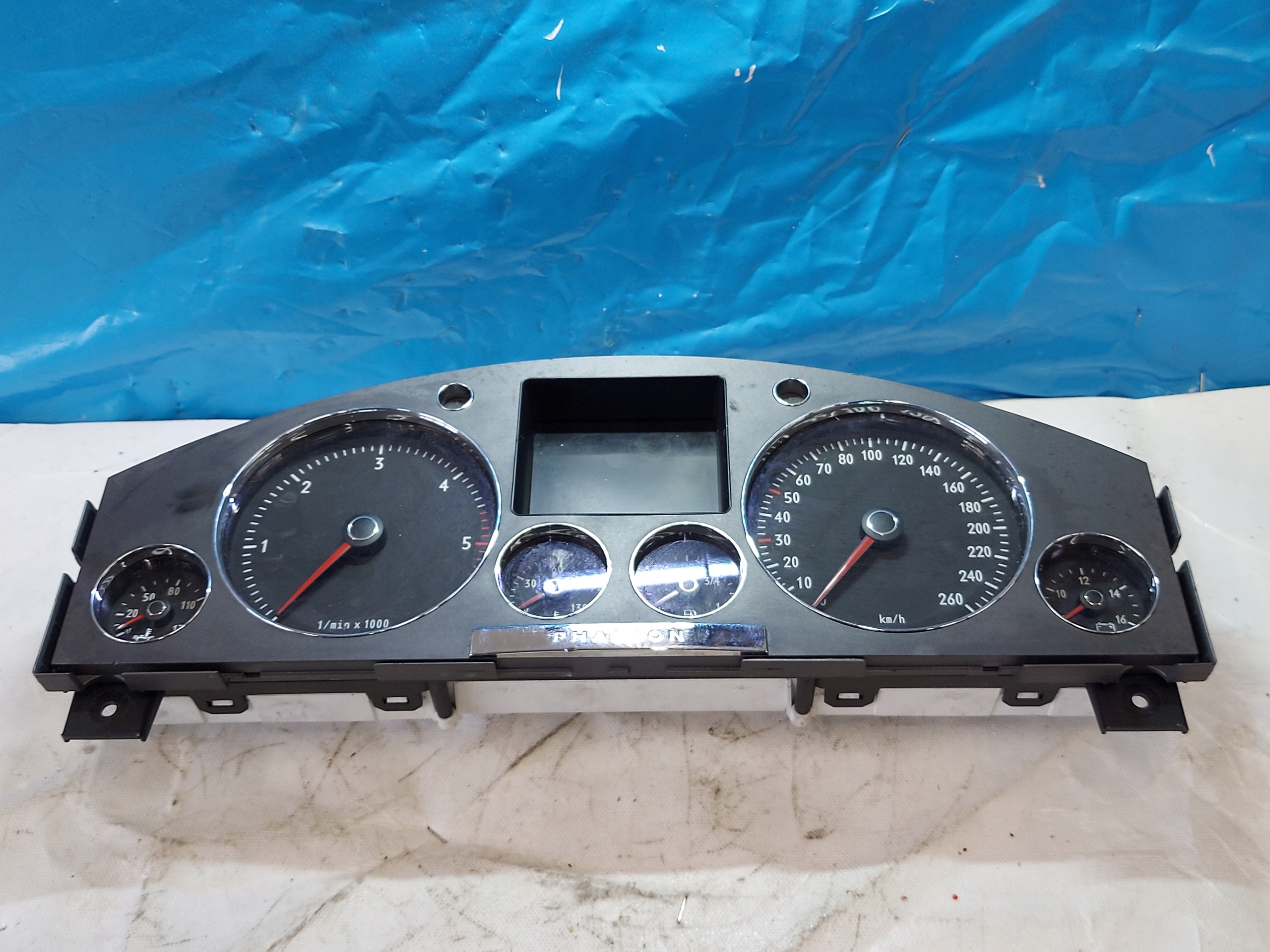 dials clock VW PHEATON 3.0 TDI 3D0920885K