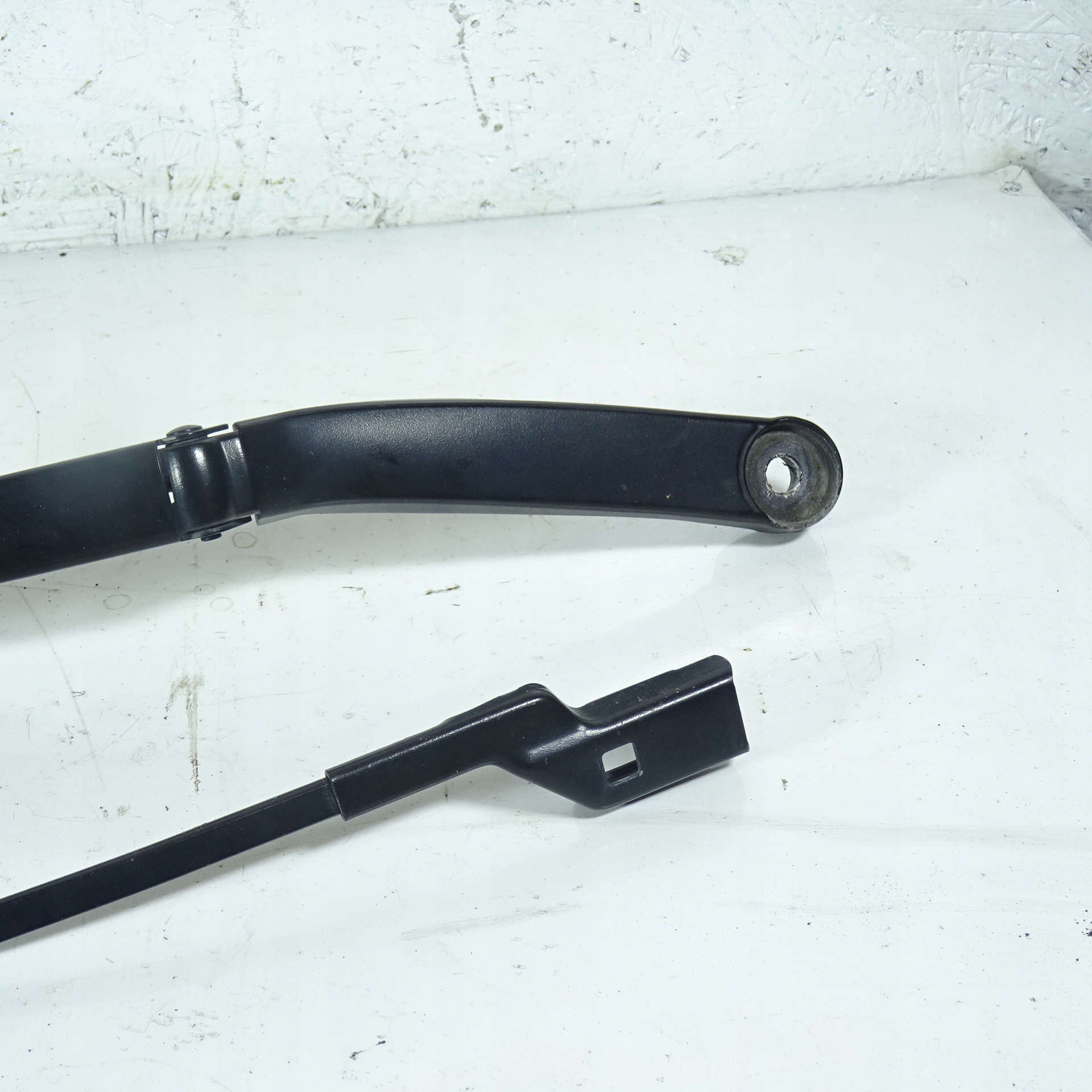 FIAT TIPO wiper arm front 51984386