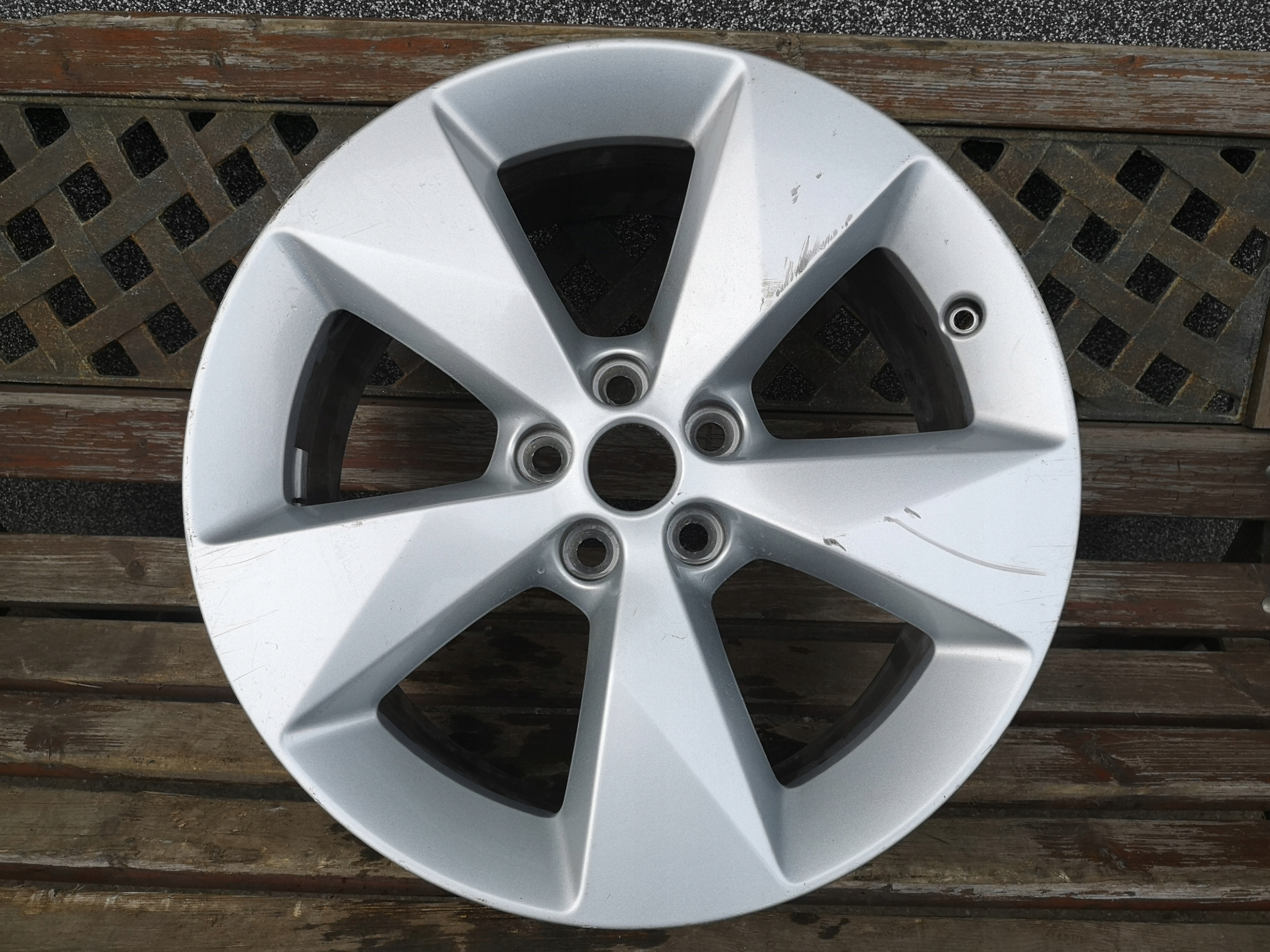 ОБІД JAGUAR F-PACE XF XJ 8x18 Et45 J9c3-1007-CA