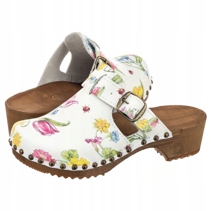 Nazouváky Dřevěné chodítka Buxa PE15 s bílými květy