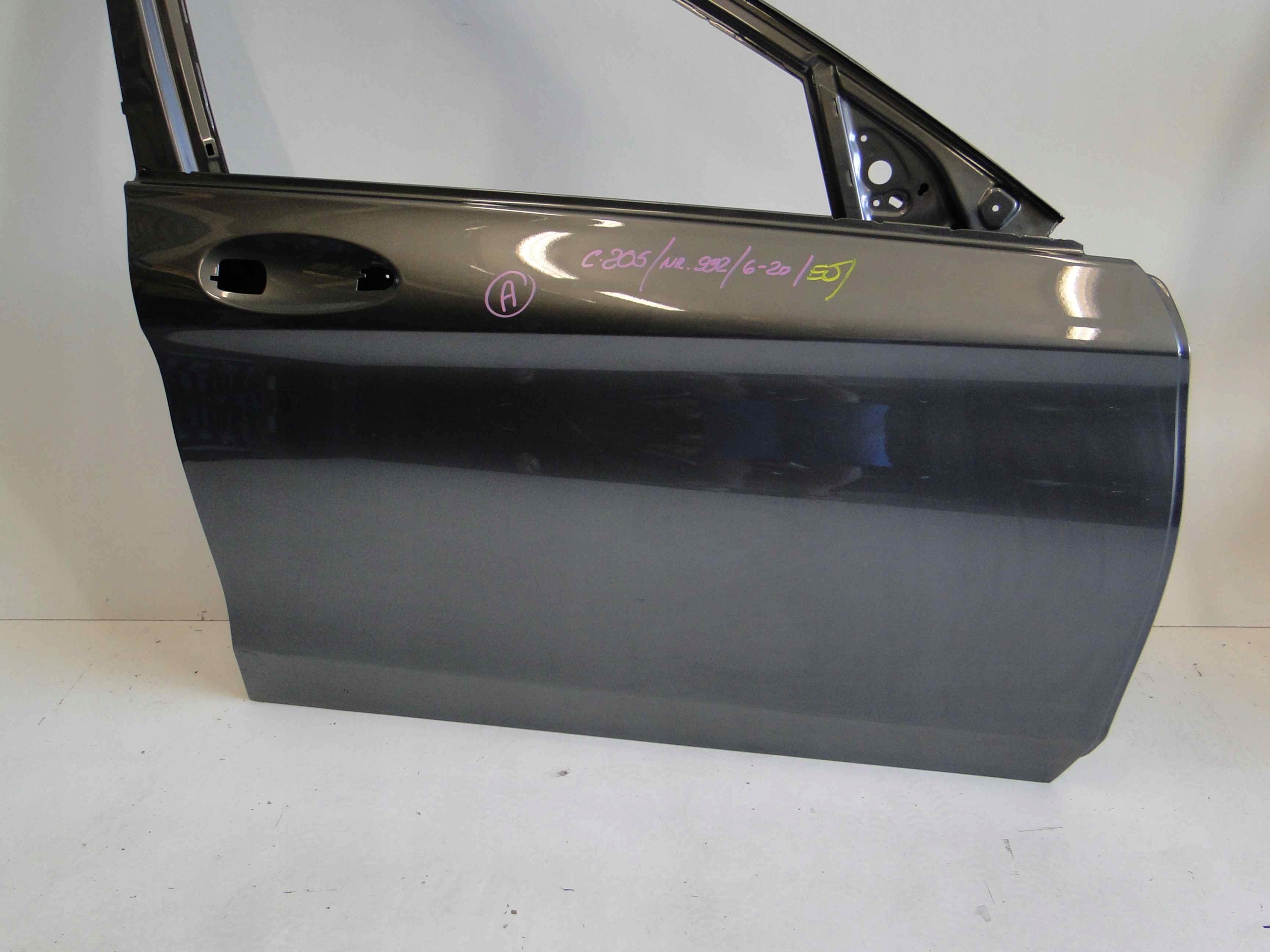 MERCEDES C KLASA W205 205 DRZWI PRAWE PRZEDNIE Typ samochodu Samochody osobowe