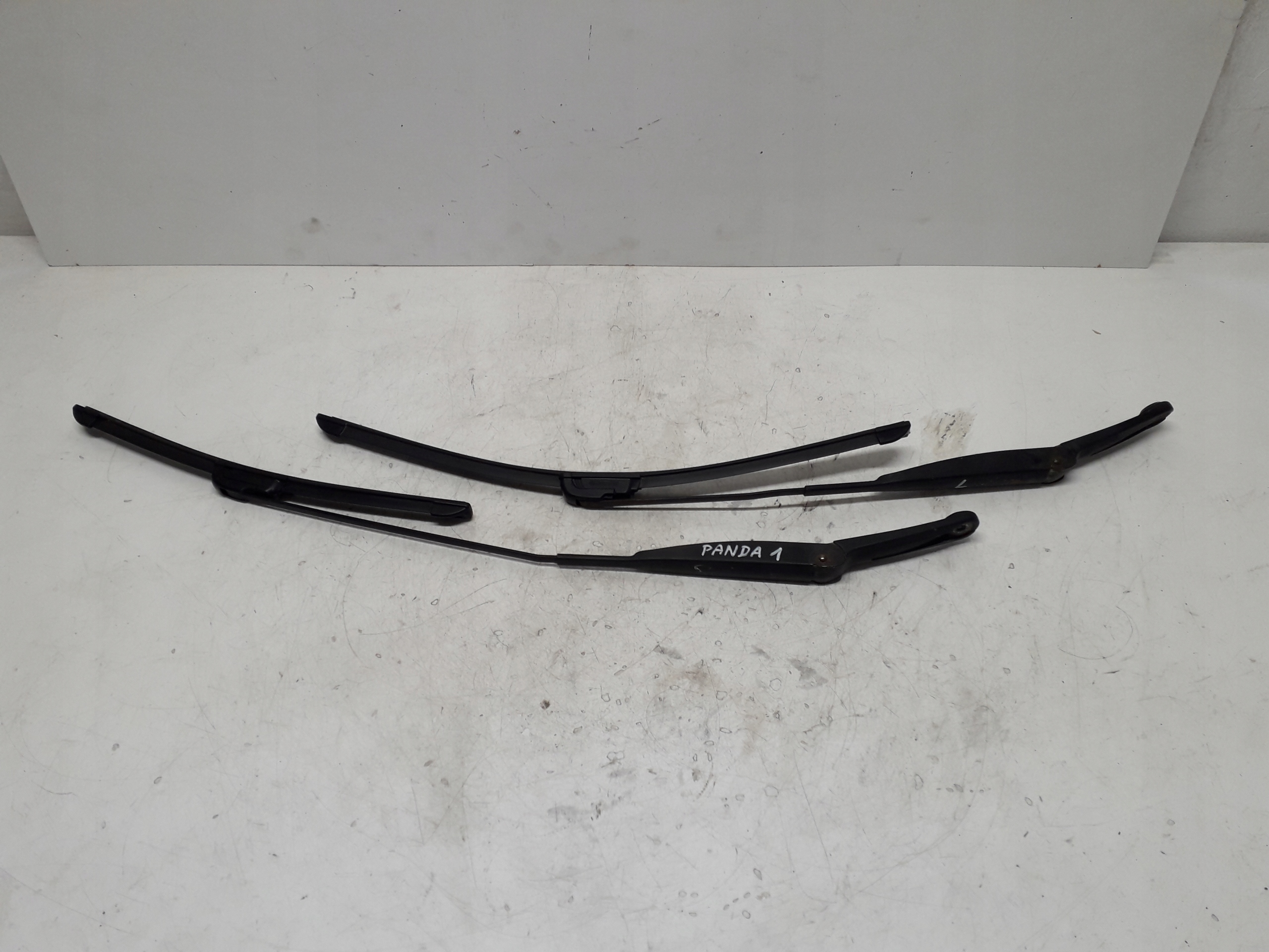 FIAT PANDA 2 II 03-12 RAMIONA WYCIERACZEK PRZEDNICH PRZÓD