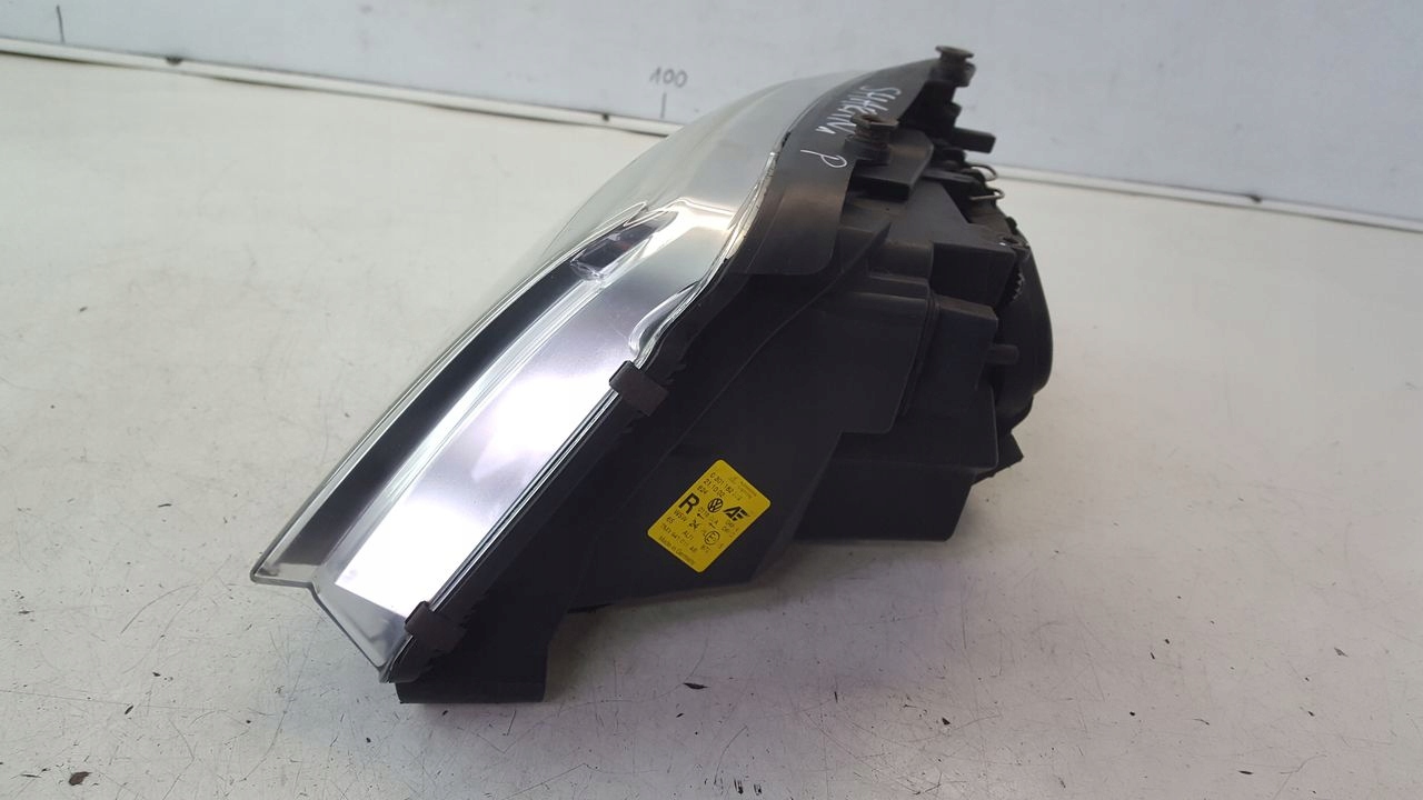 light front front right VW Sharan Lift