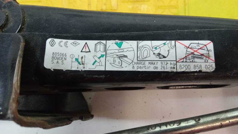 LEWAREK SAMOCHODOWY 8200858025 DACIA SANDERO Udźwig 972 kg