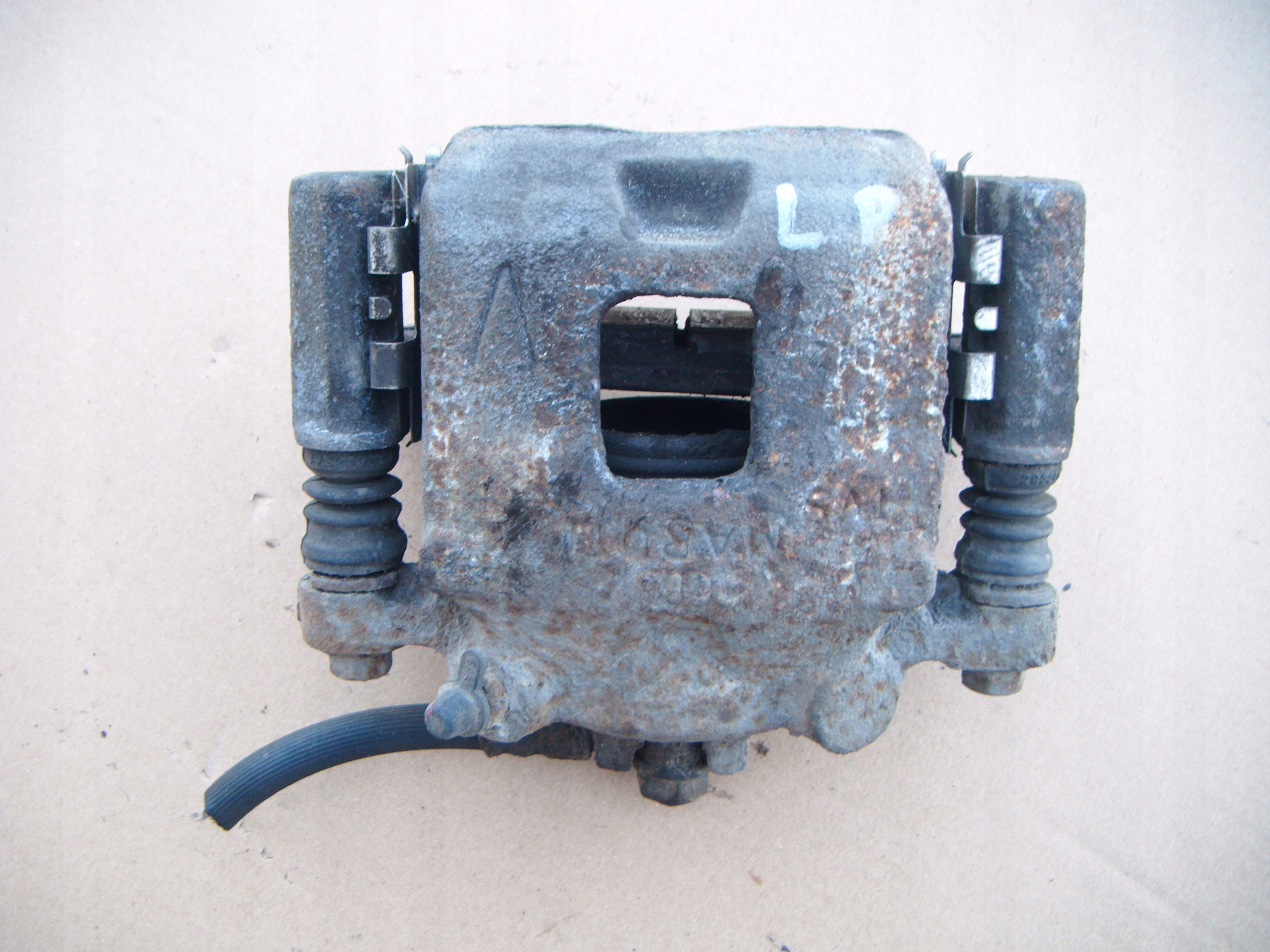 SUZUKI ALTO V 98-04 1.0 ZACISK HAMULEC LEWY PRZÓD