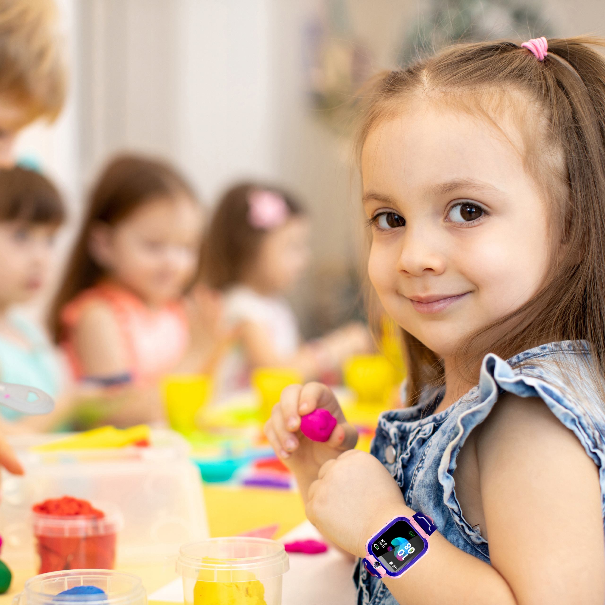 SMARTWATCH DLA DZIECI ZEGAREK GPS LOKALIZATOR SOS Kolor różowy