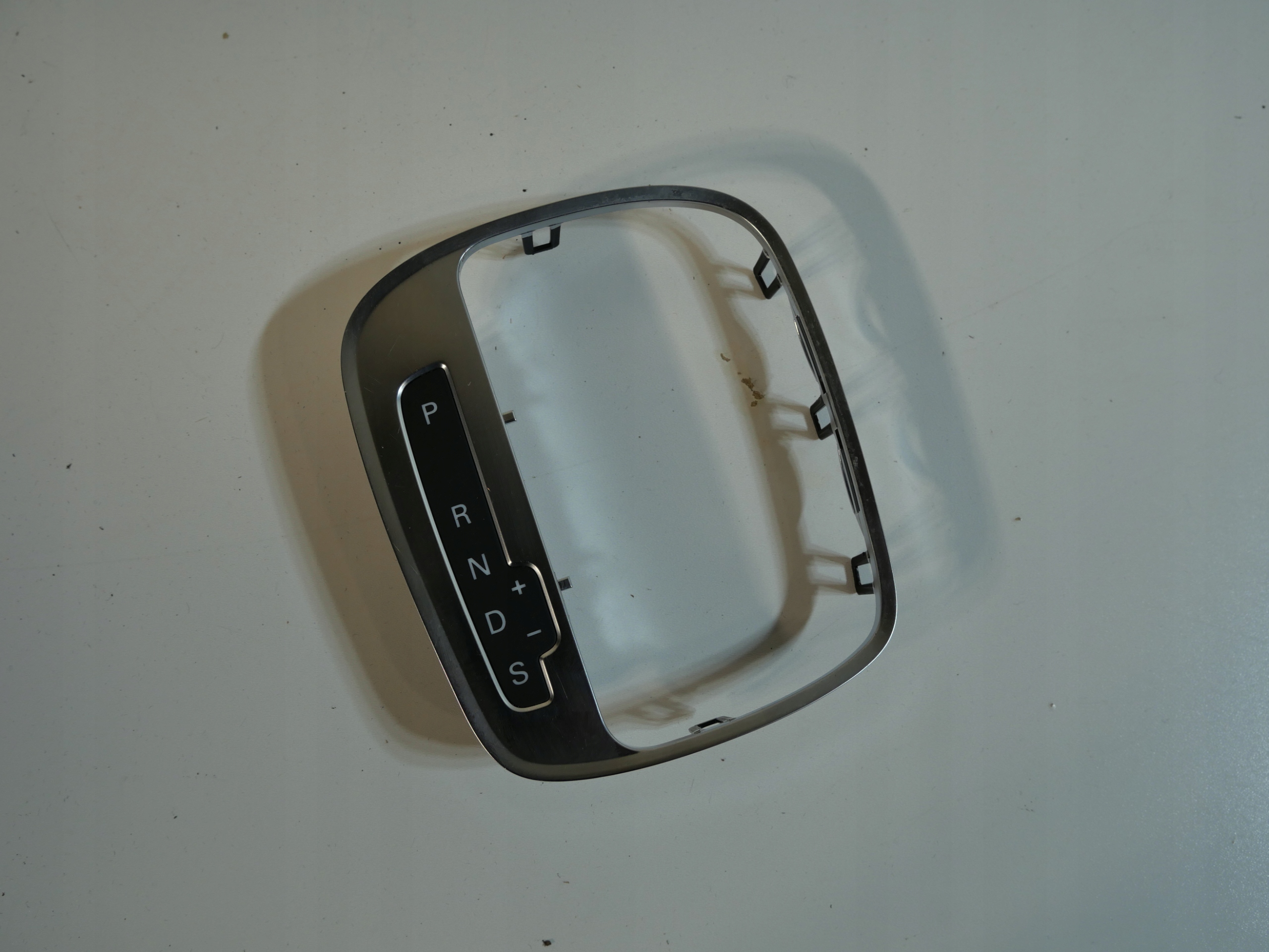 frame POZYCJONER changes of the gear CHROM AUDI 8P1713463A