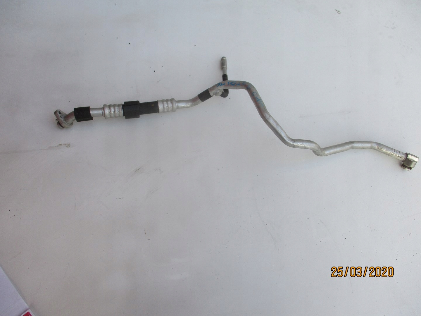 ШЛАНГ КОНДИЦІОНЕРА 4M0820739N