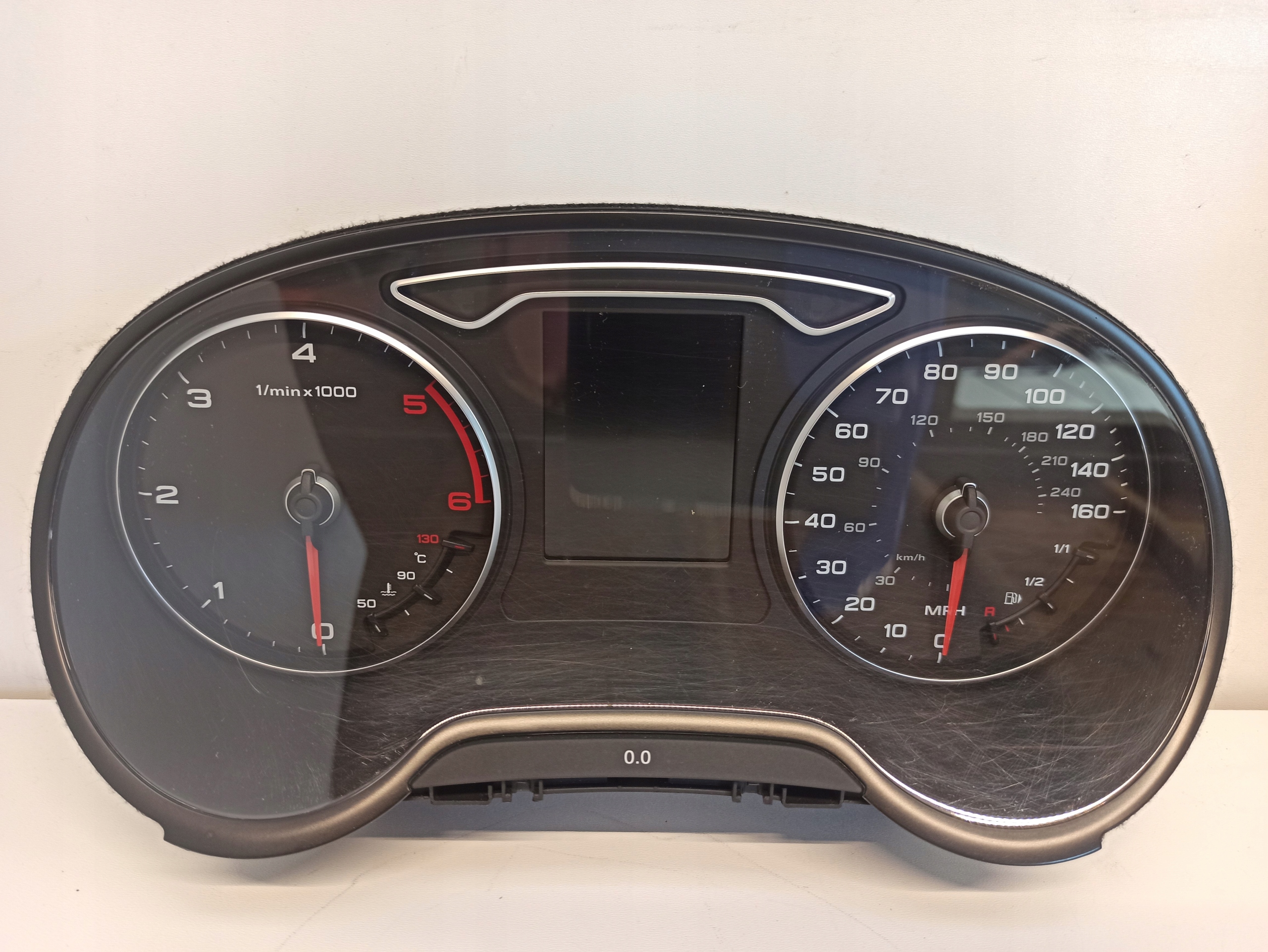 Счетчик часов A3 8V кабриолет 8V0920971E MPH / KMH