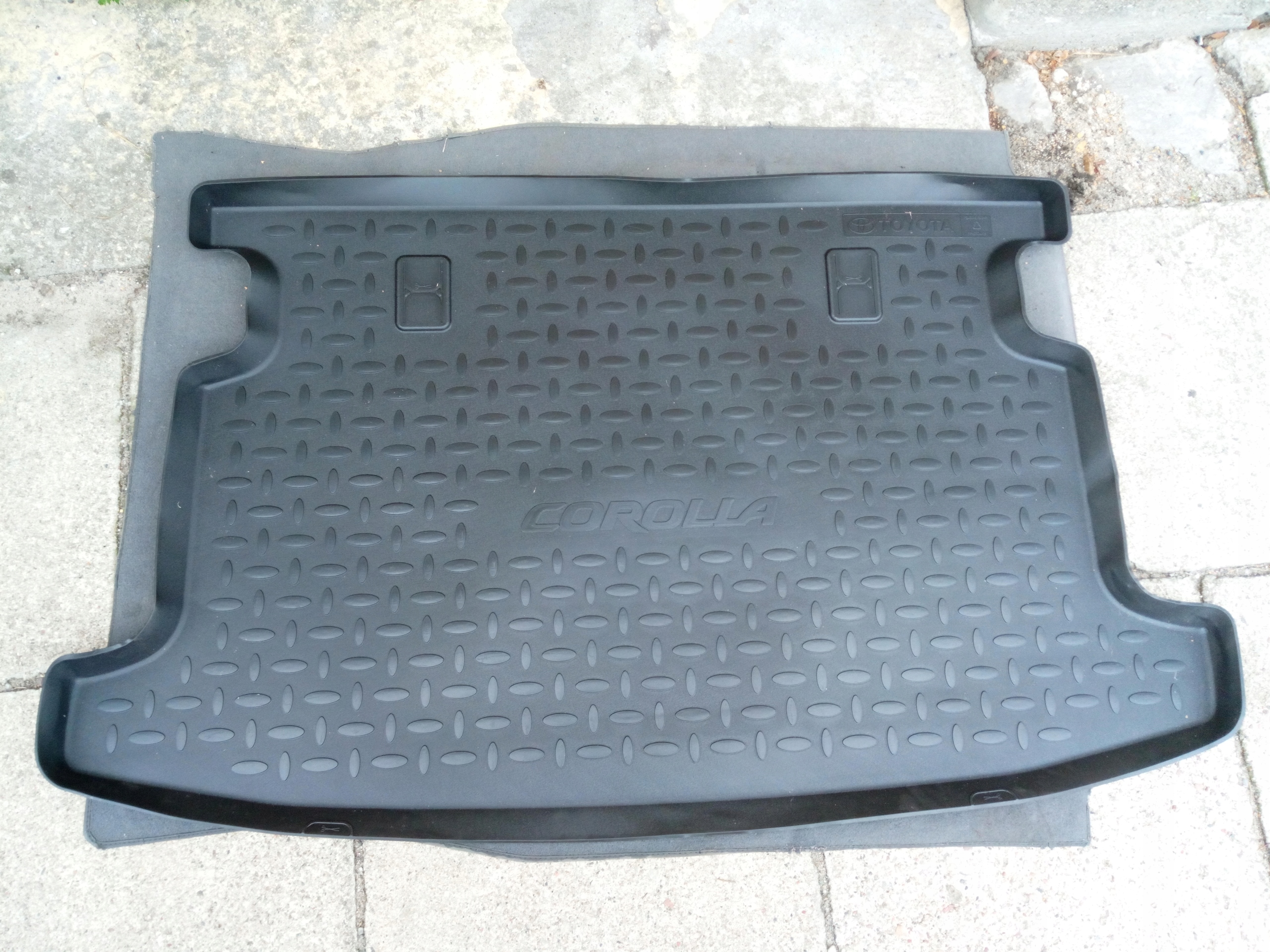 WYKŁADZINA BAGAŻNIKA TOYOTA AURIS I NOWA ORYG.*