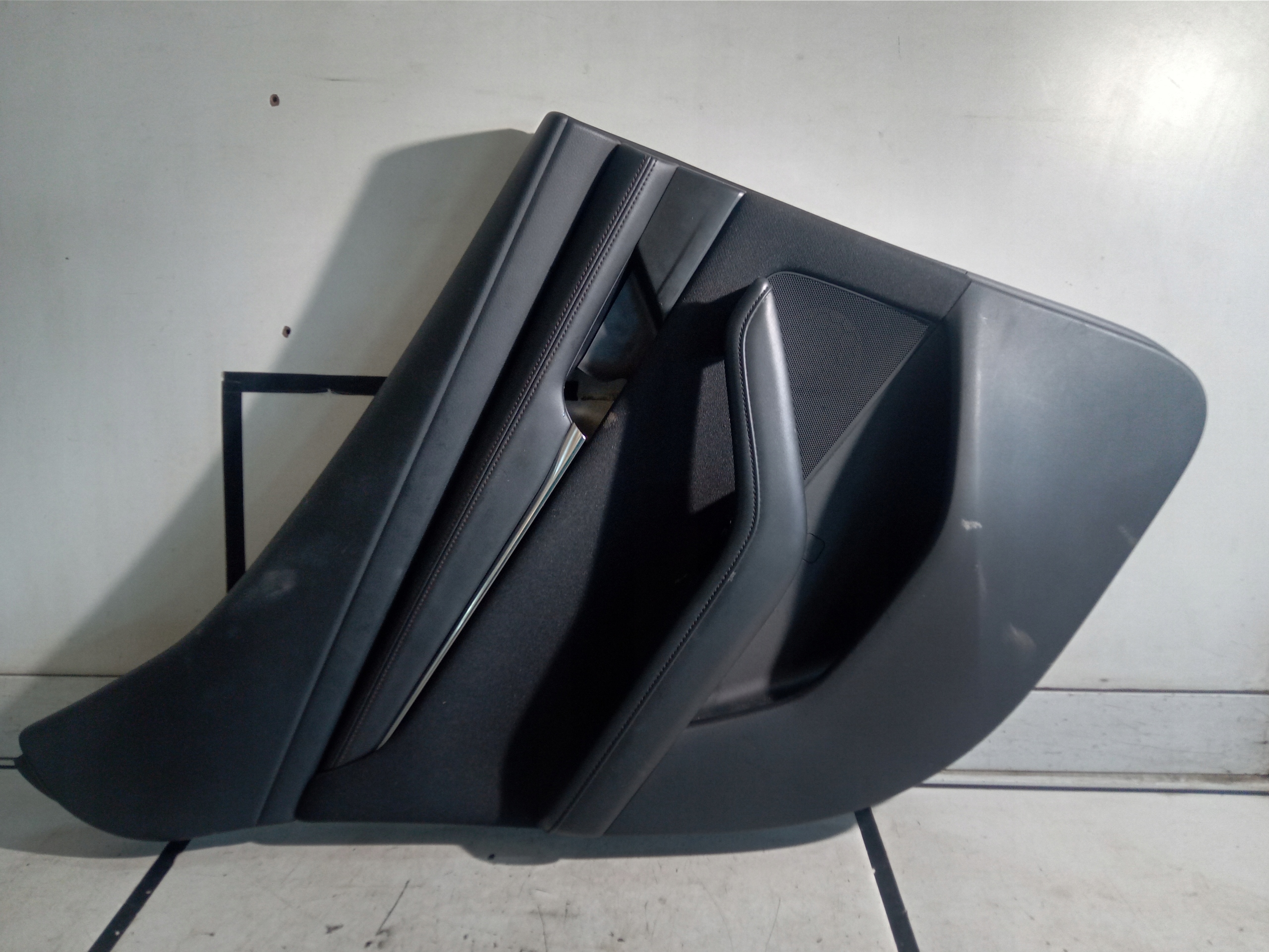 MAZDA 3 IV BP БЕКОН ДВЕРИ ЛЕВЫЙ ЗАДНИЙ