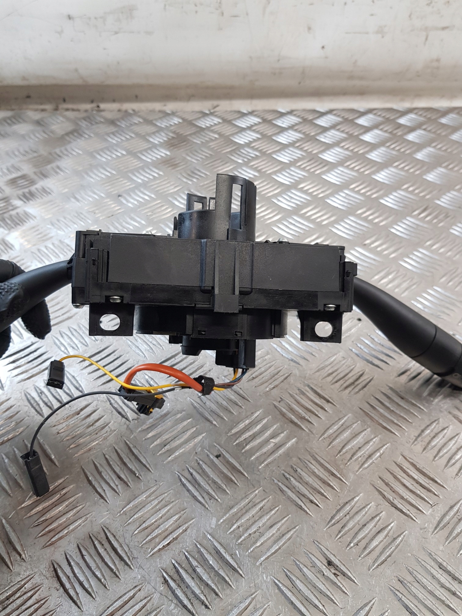 steering wheel levers and controls ring 96576767XT CITROEN C3 and 05R