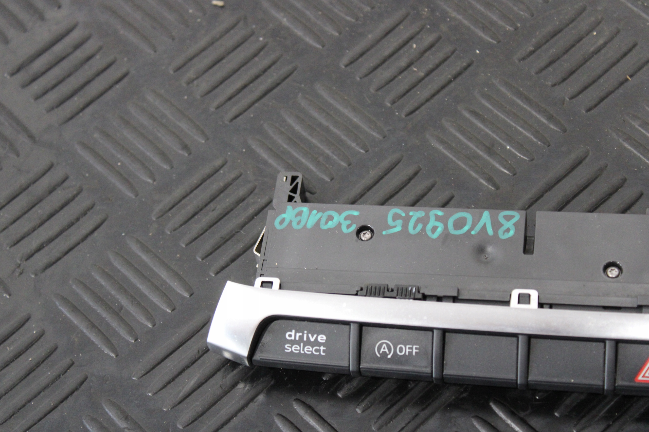 COMMANDES CONSOLE AUDI A3 8V 8V0 8V0925301BP