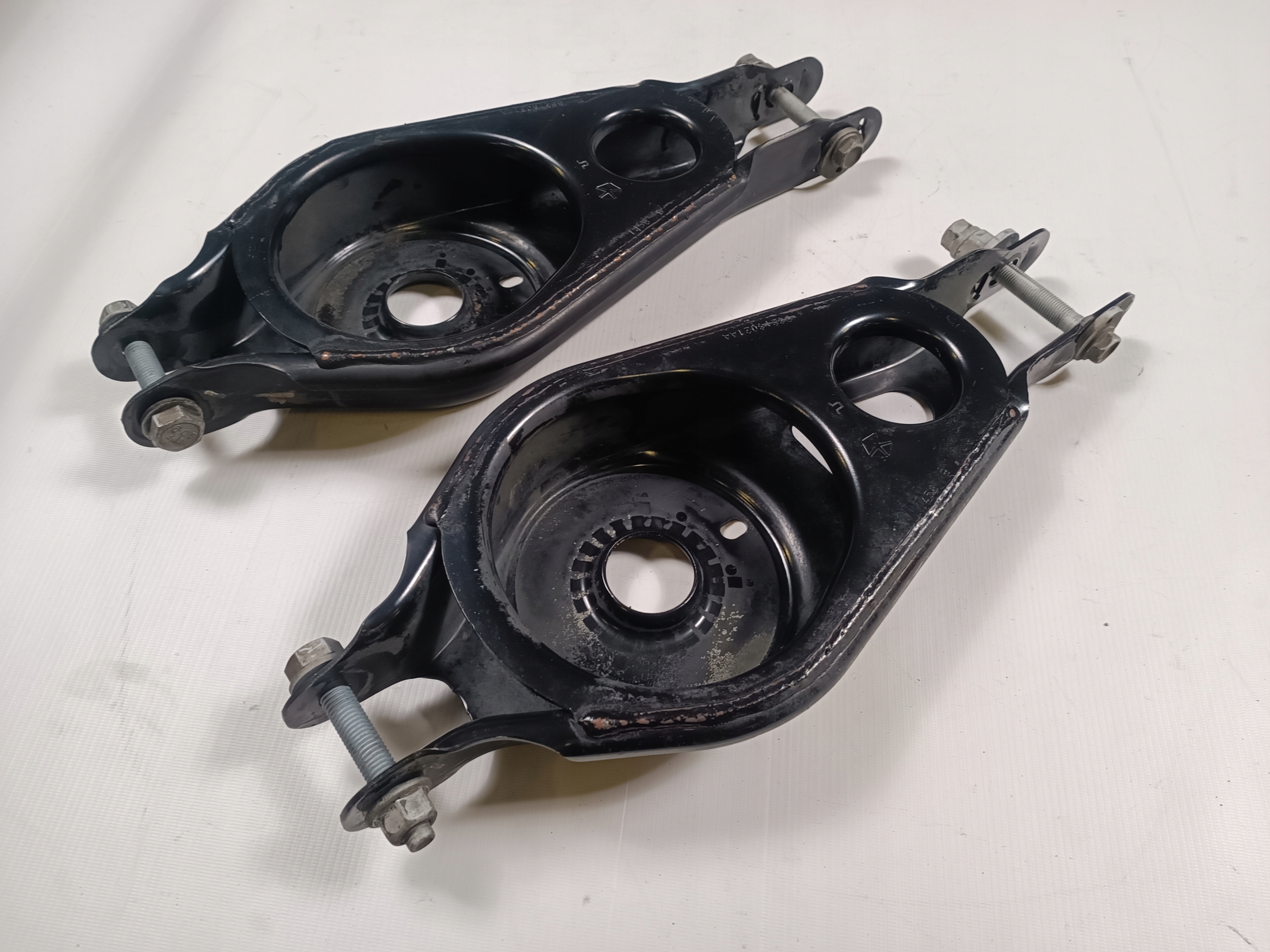 Querlenker heck links rechts Chrysler Pacifica 2016