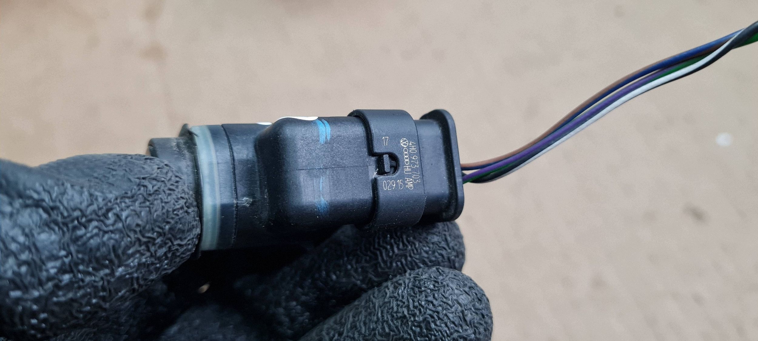 A6 C7 4G Sensor PDC Connector Contact A7 4G A5 8T A4 B8 Q5 8R 4H0919275A