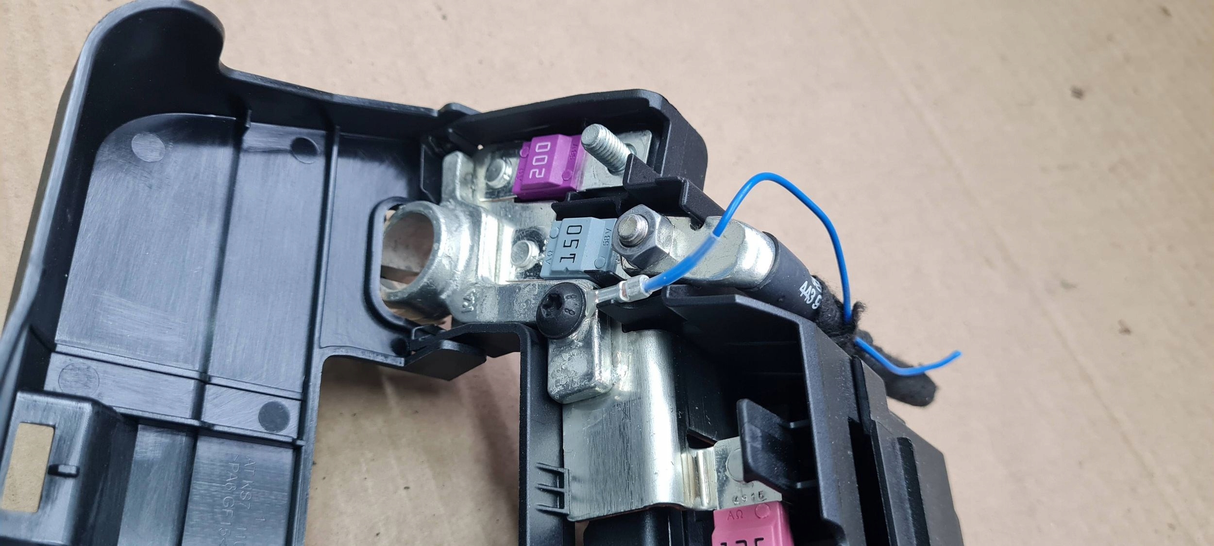 A4 B9 8W Stromverteiler Batteriekabel 8W0915459E A5 8W S5