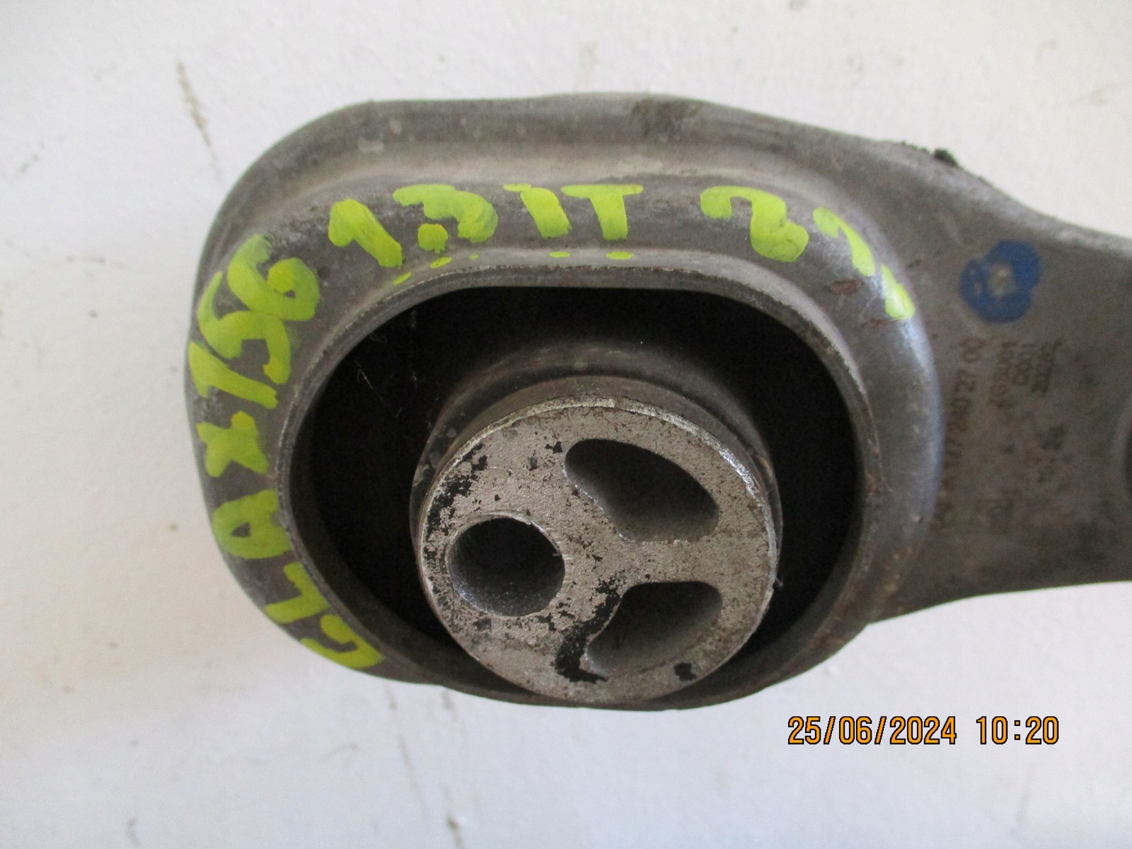 engine mount MERCEDES GLA 247 1772402700