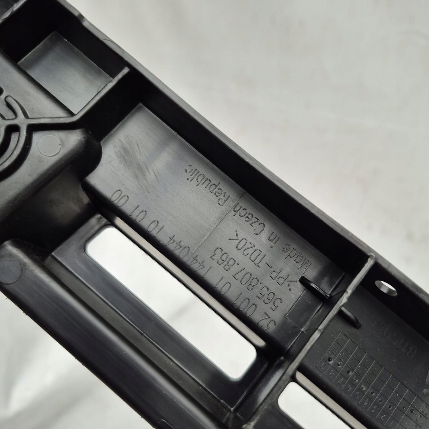 SKODA KODIAQ e 16- supporti Paraurti posteriore 565807863