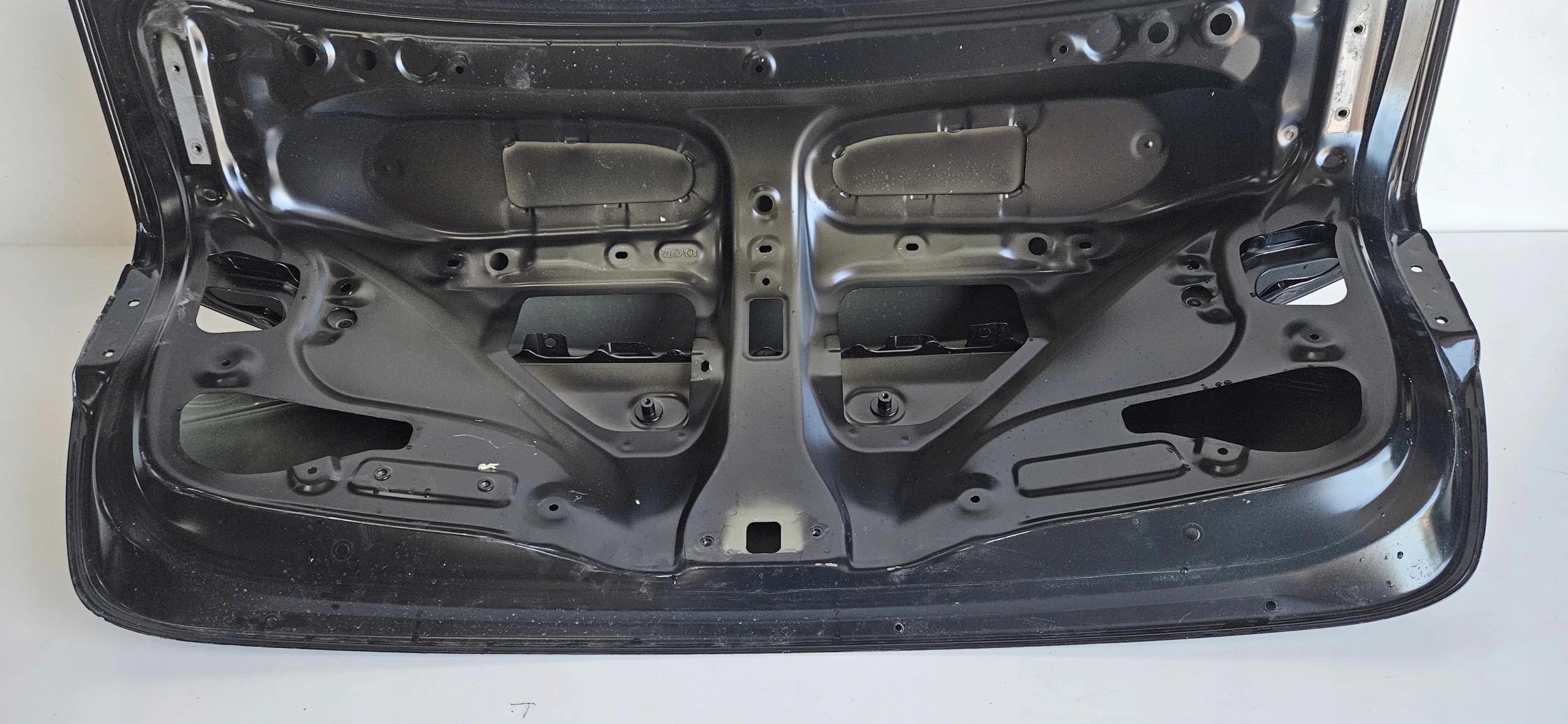 boot door boot TOYOTA COROLLA E21 sedan