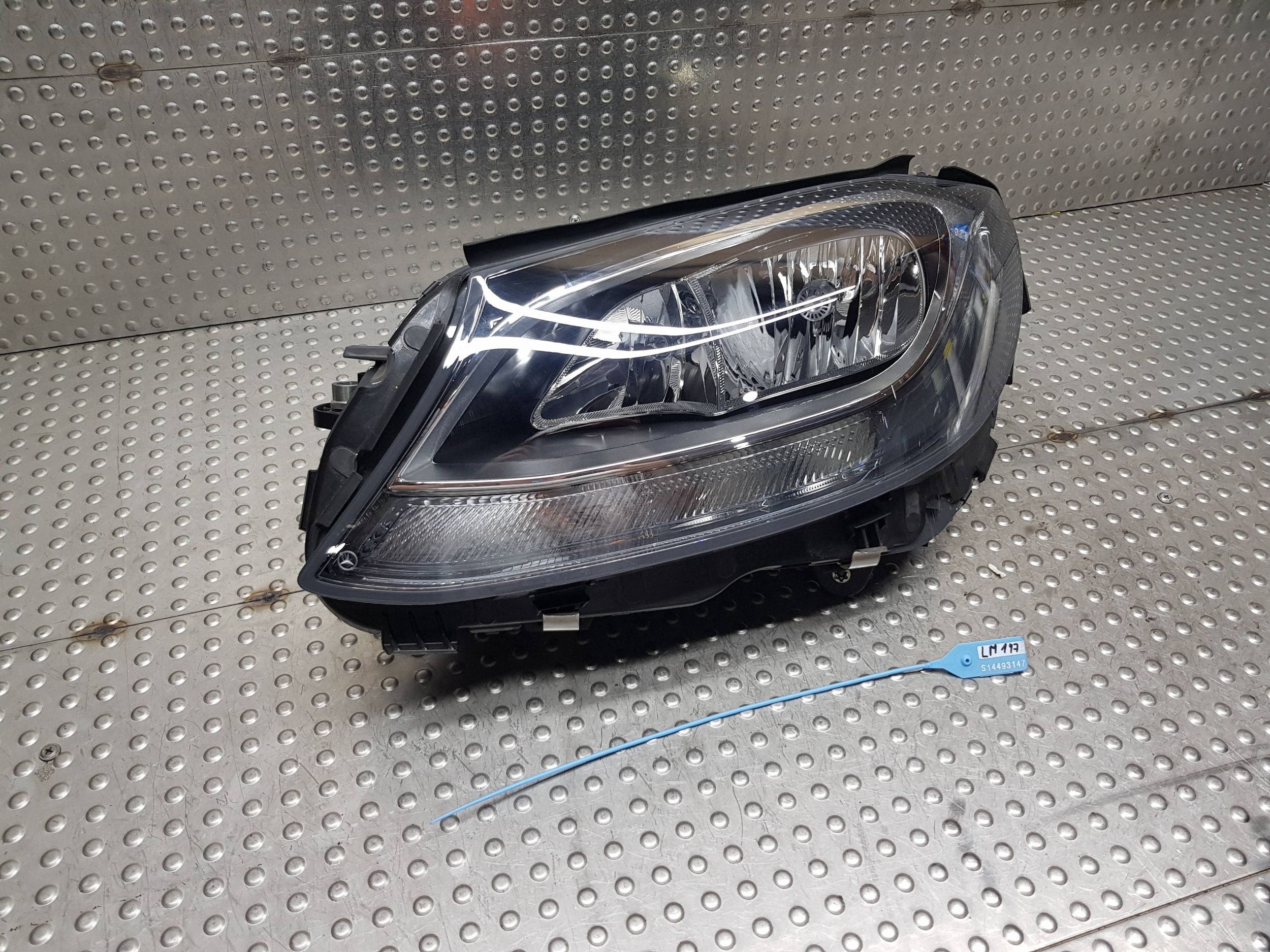 light REFLEKTOR left front H7 A2058200761 MERCEDES C-class W205
