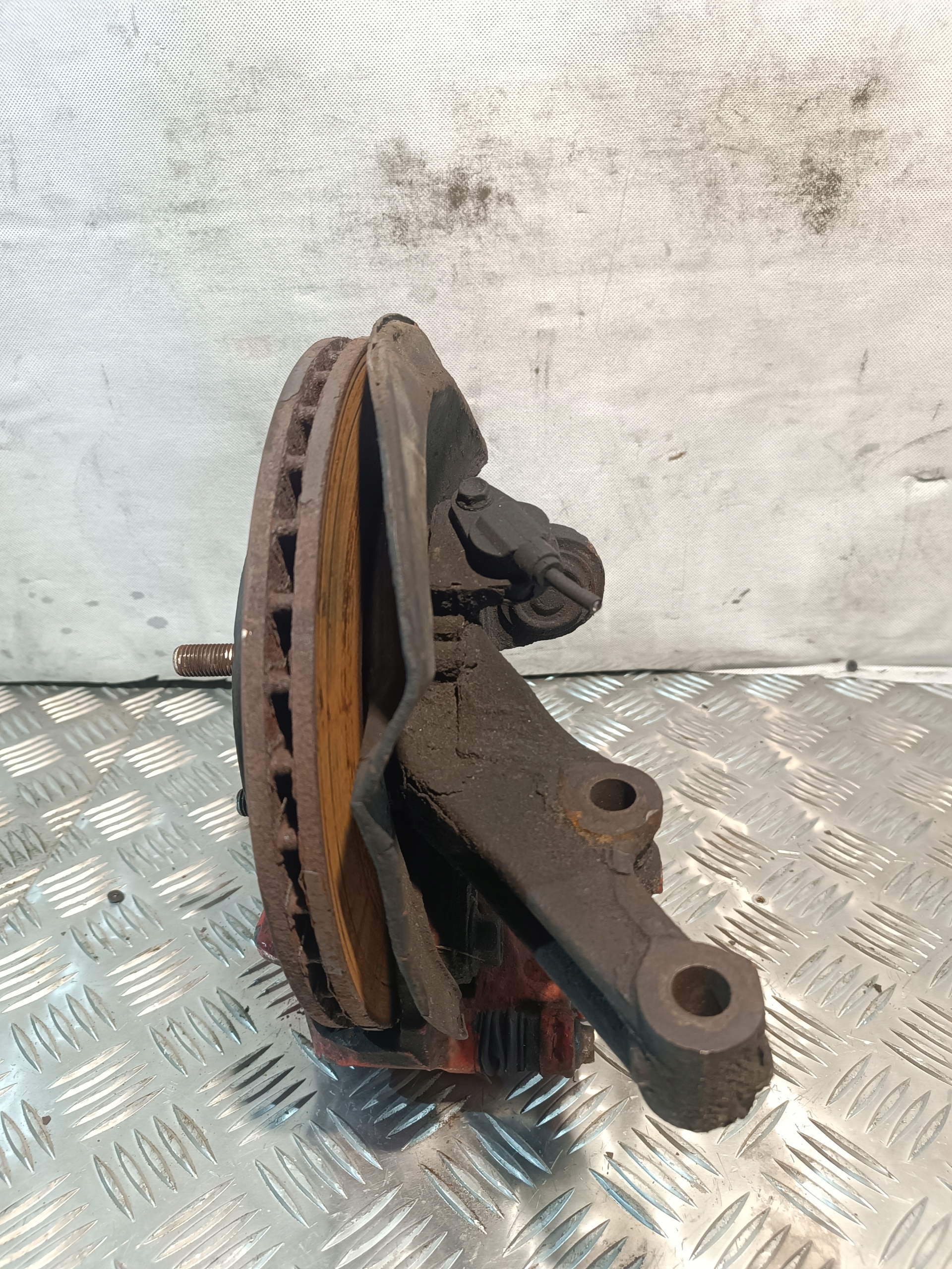 swing caliper left front HONDA CIVIC VII 1.7B