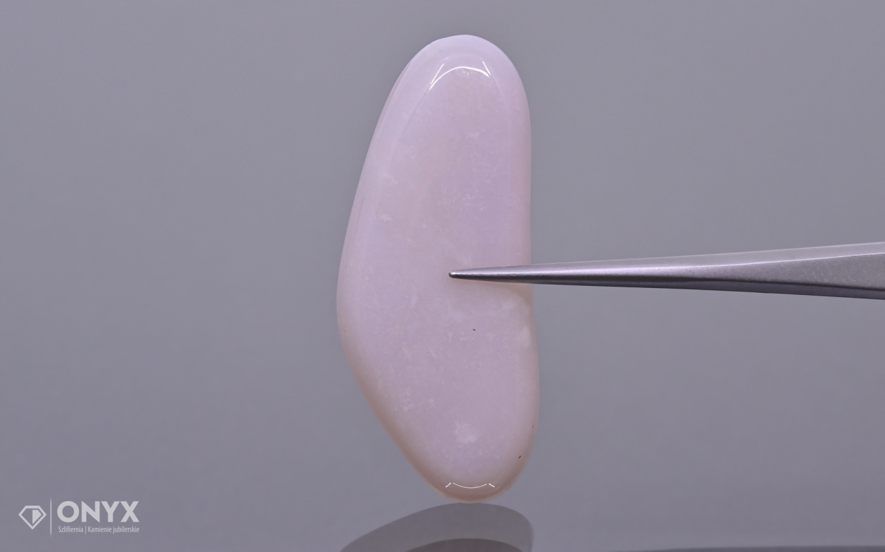 Chalcedon růžová konvexní nepravidelná destička 37,5x16 mm