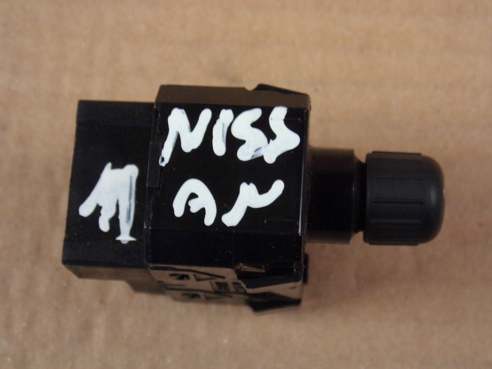 Nissan Pulsar mirror control switch regulacja